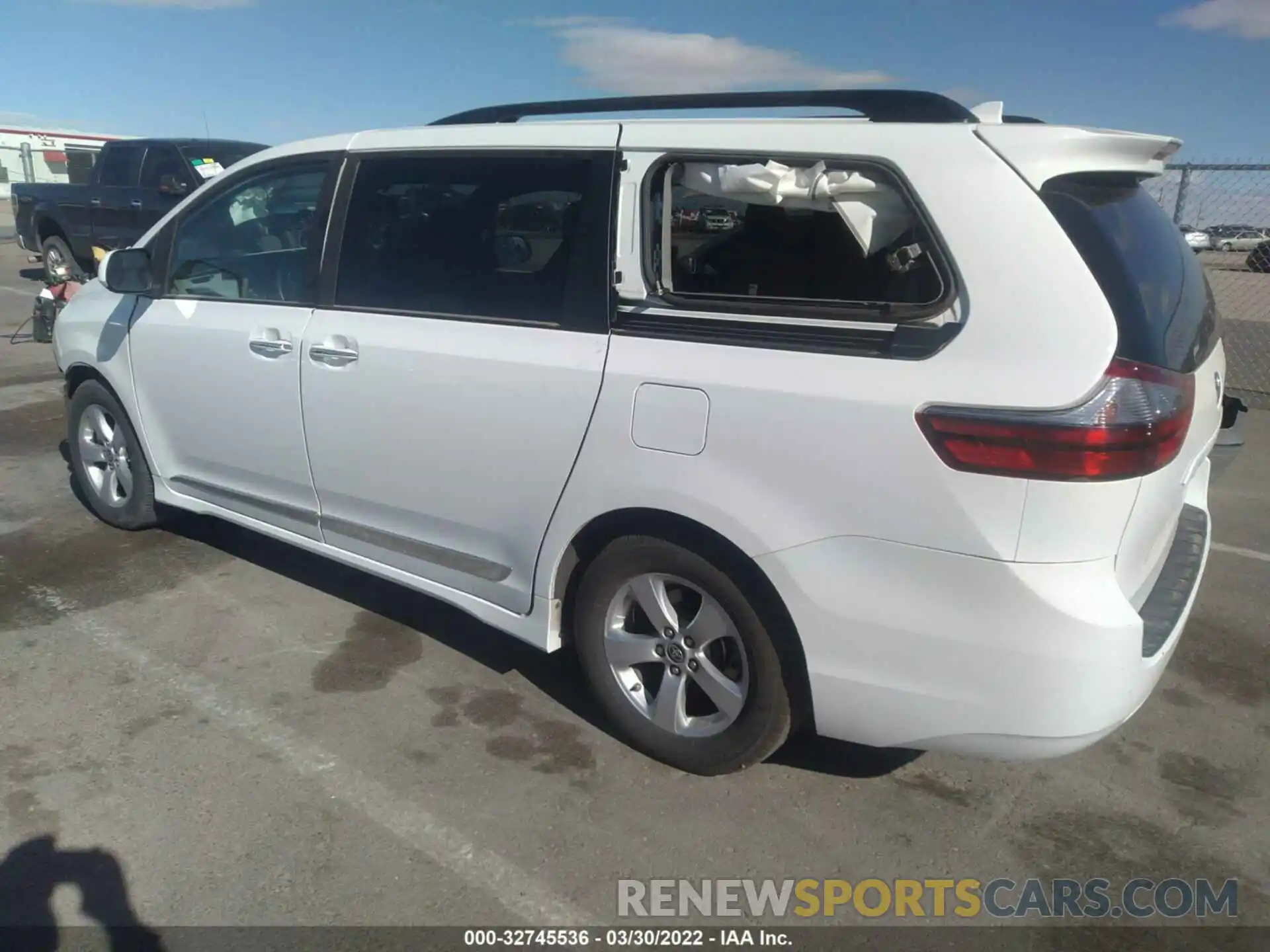 3 Photograph of a damaged car 5TDKZ3DC3LS077015 TOYOTA SIENNA 2020