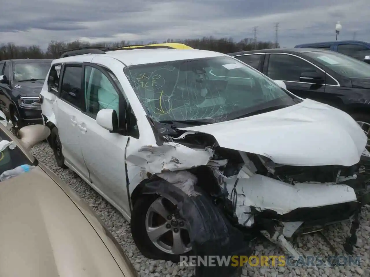 1 Photograph of a damaged car 5TDKZ3DC3LS077497 TOYOTA SIENNA 2020