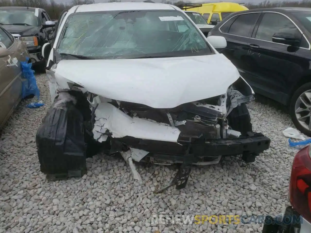 9 Photograph of a damaged car 5TDKZ3DC3LS077497 TOYOTA SIENNA 2020