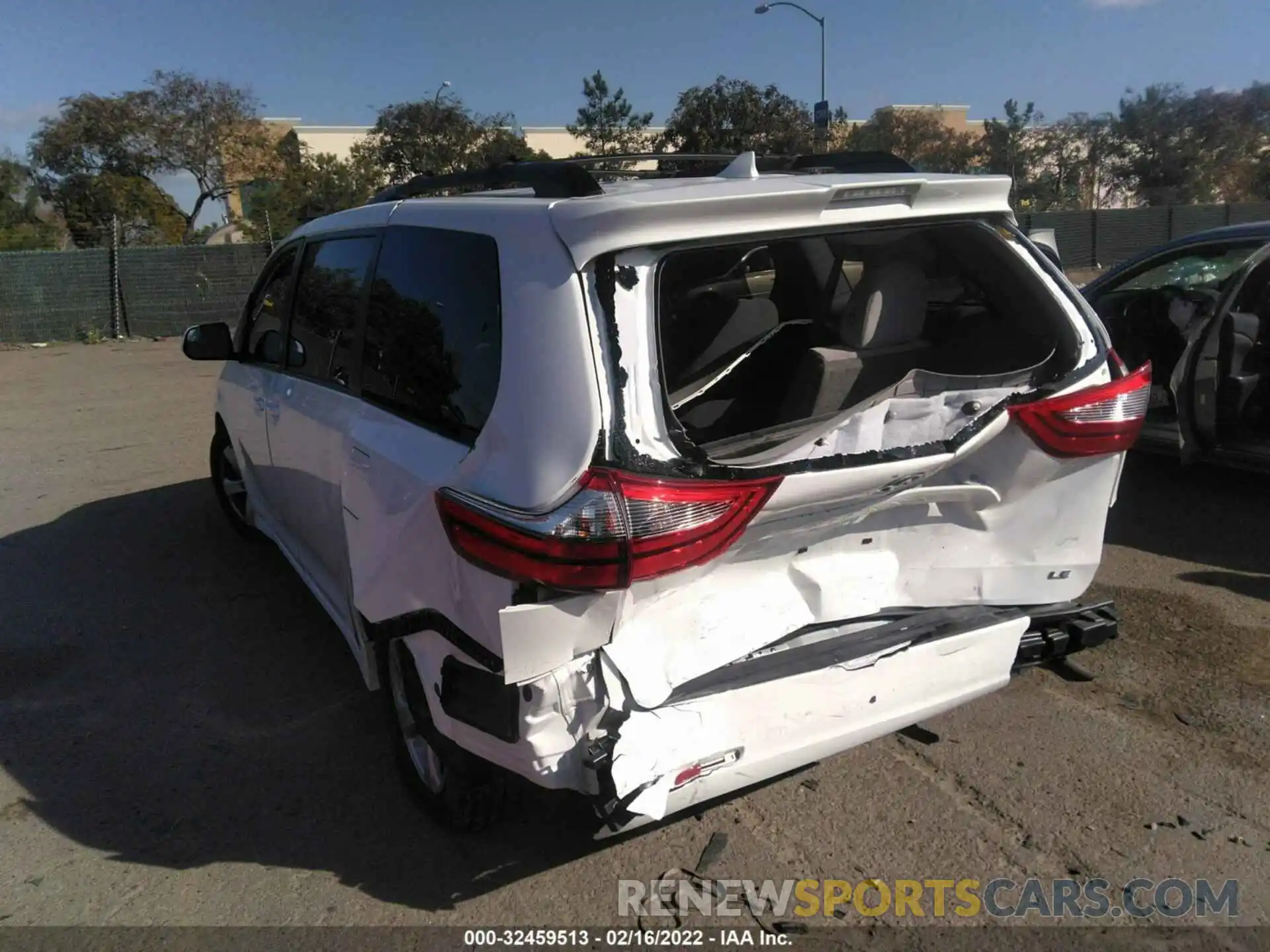 6 Photograph of a damaged car 5TDKZ3DC3LS081839 TOYOTA SIENNA 2020