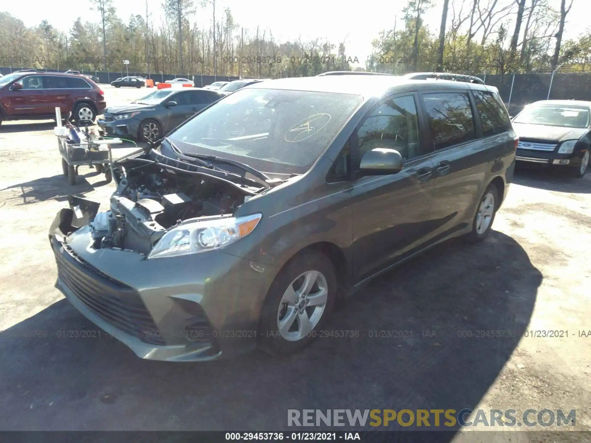 2 Фотография поврежденного автомобиля 5TDKZ3DC3LS082697 TOYOTA SIENNA 2020