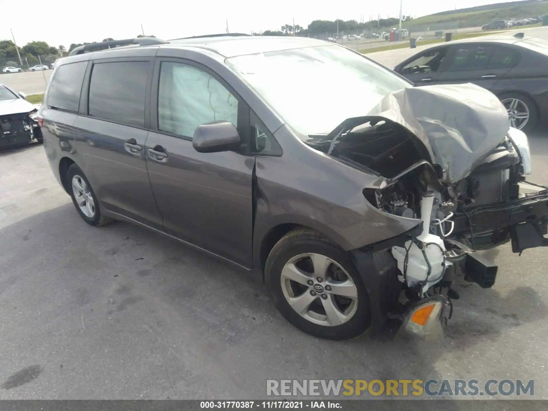 1 Photograph of a damaged car 5TDKZ3DC4LS036330 TOYOTA SIENNA 2020