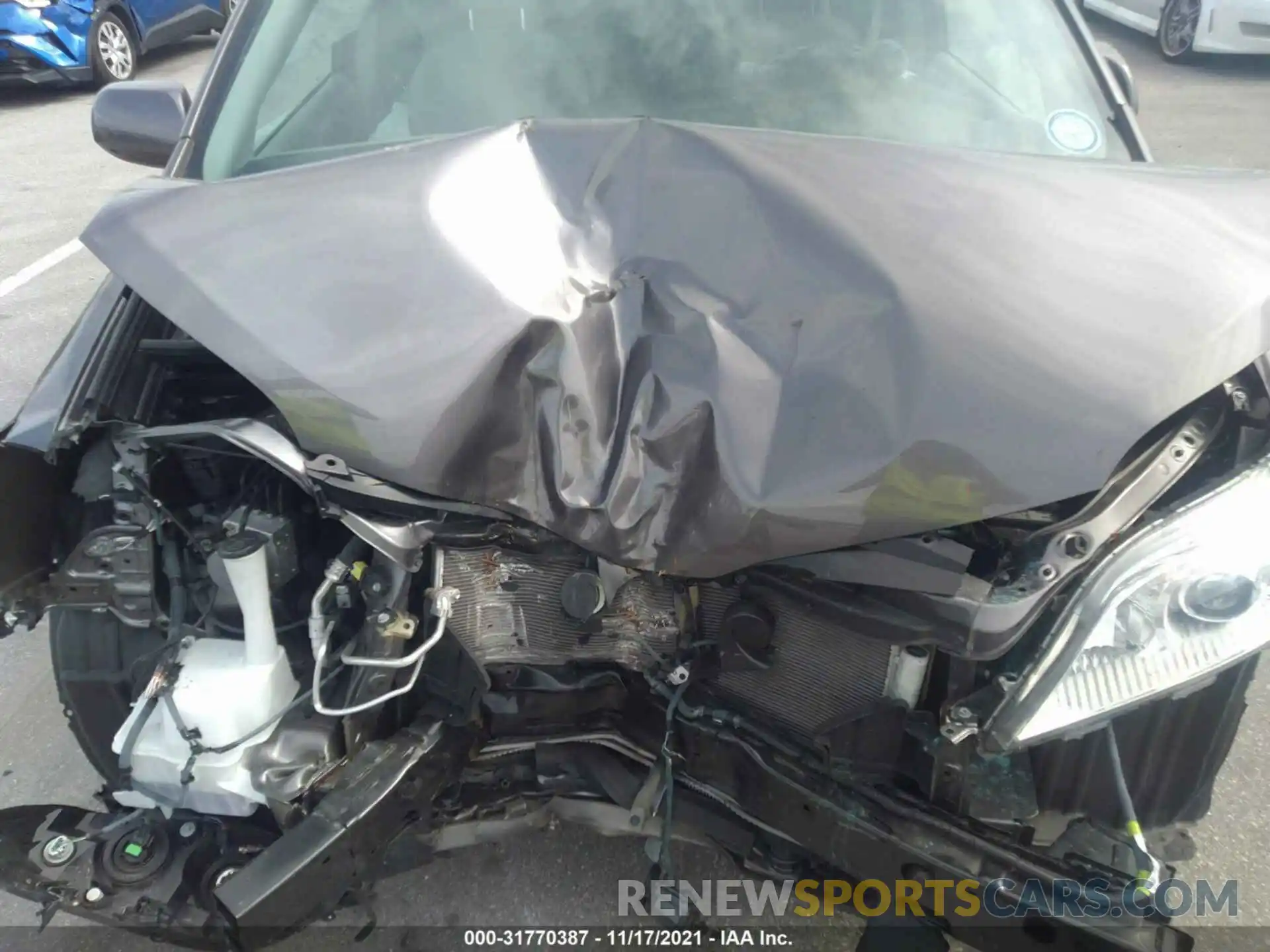 10 Photograph of a damaged car 5TDKZ3DC4LS036330 TOYOTA SIENNA 2020