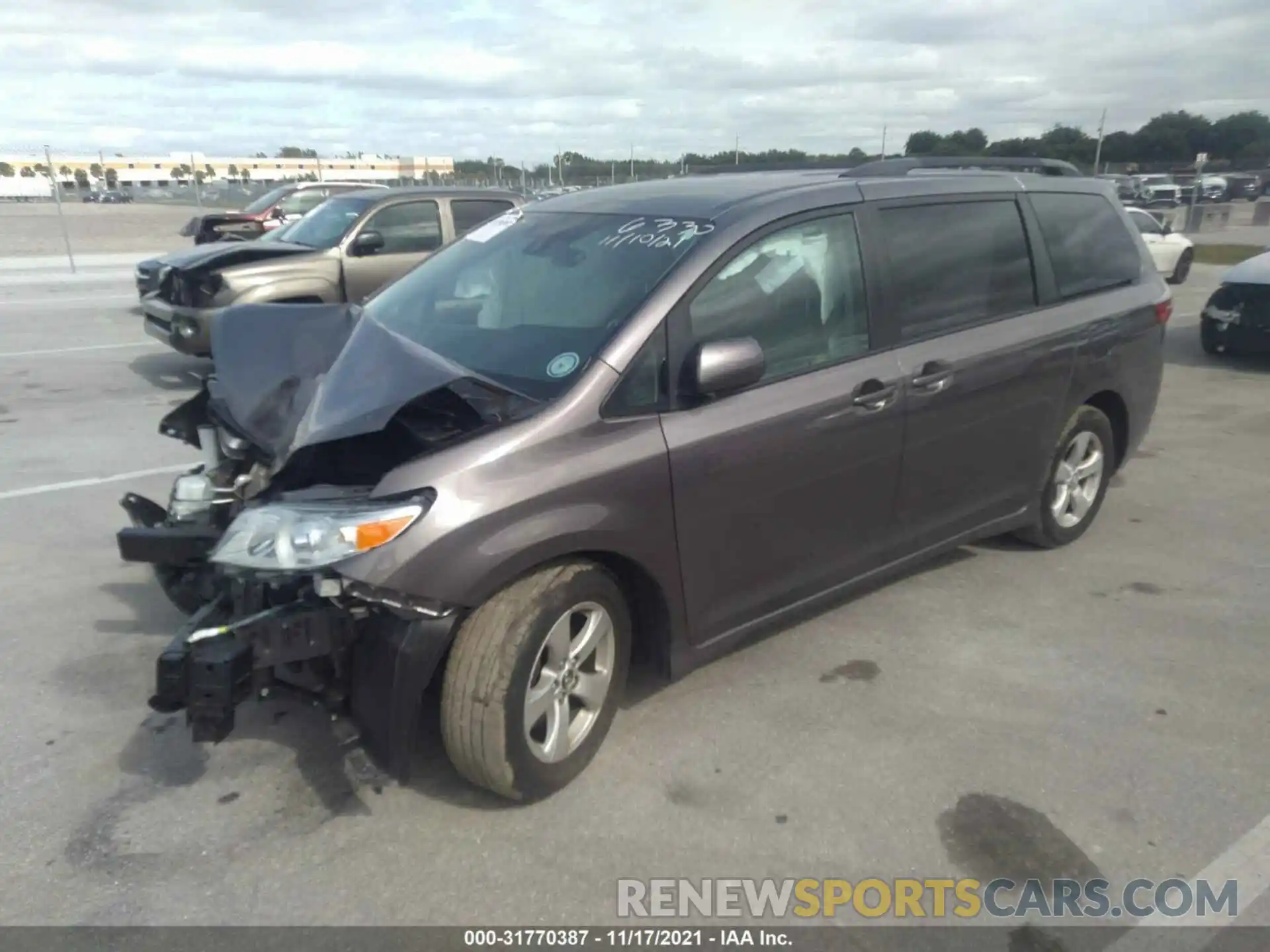 2 Photograph of a damaged car 5TDKZ3DC4LS036330 TOYOTA SIENNA 2020