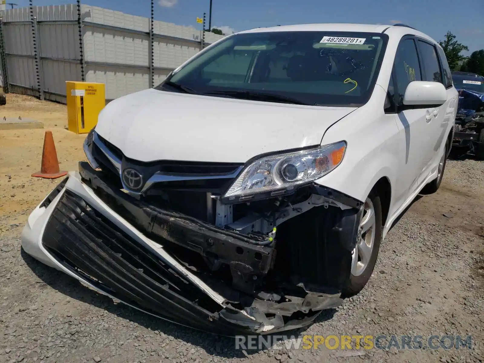 2 Photograph of a damaged car 5TDKZ3DC4LS044749 TOYOTA SIENNA 2020