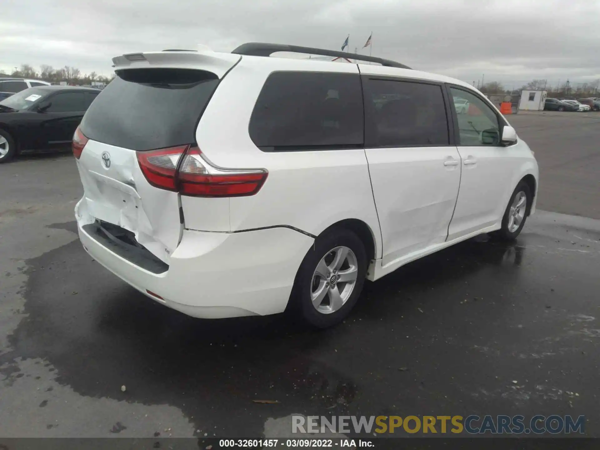 4 Фотография поврежденного автомобиля 5TDKZ3DC4LS053158 TOYOTA SIENNA 2020