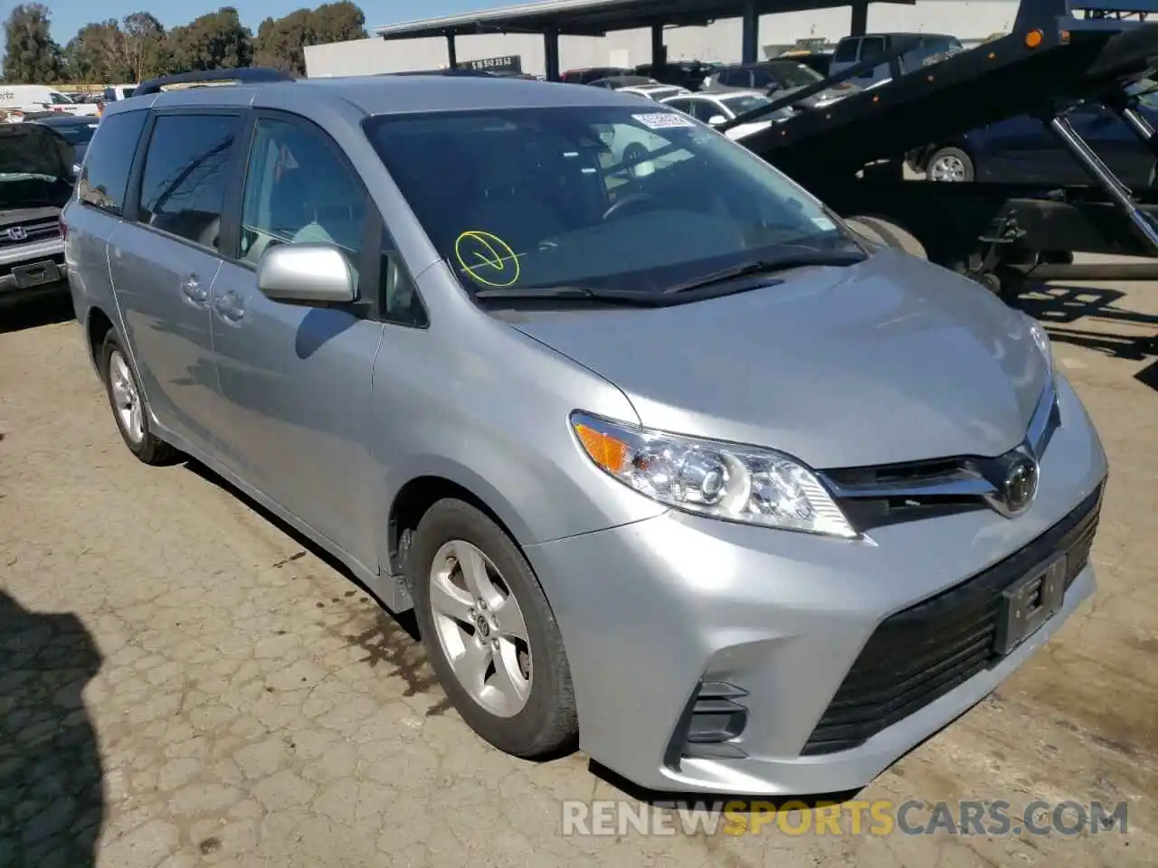 1 Photograph of a damaged car 5TDKZ3DC4LS065469 TOYOTA SIENNA 2020