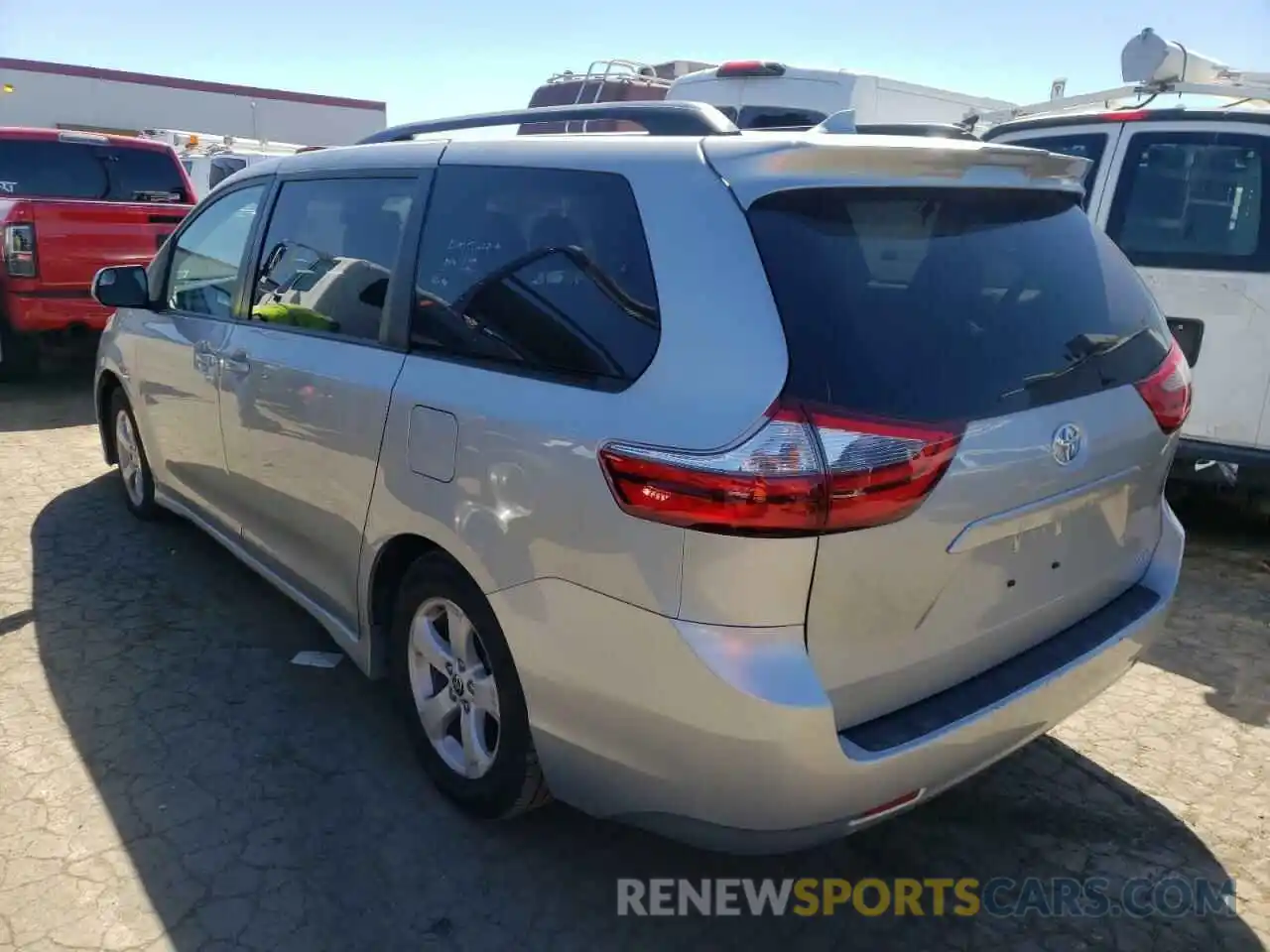 3 Photograph of a damaged car 5TDKZ3DC4LS065469 TOYOTA SIENNA 2020