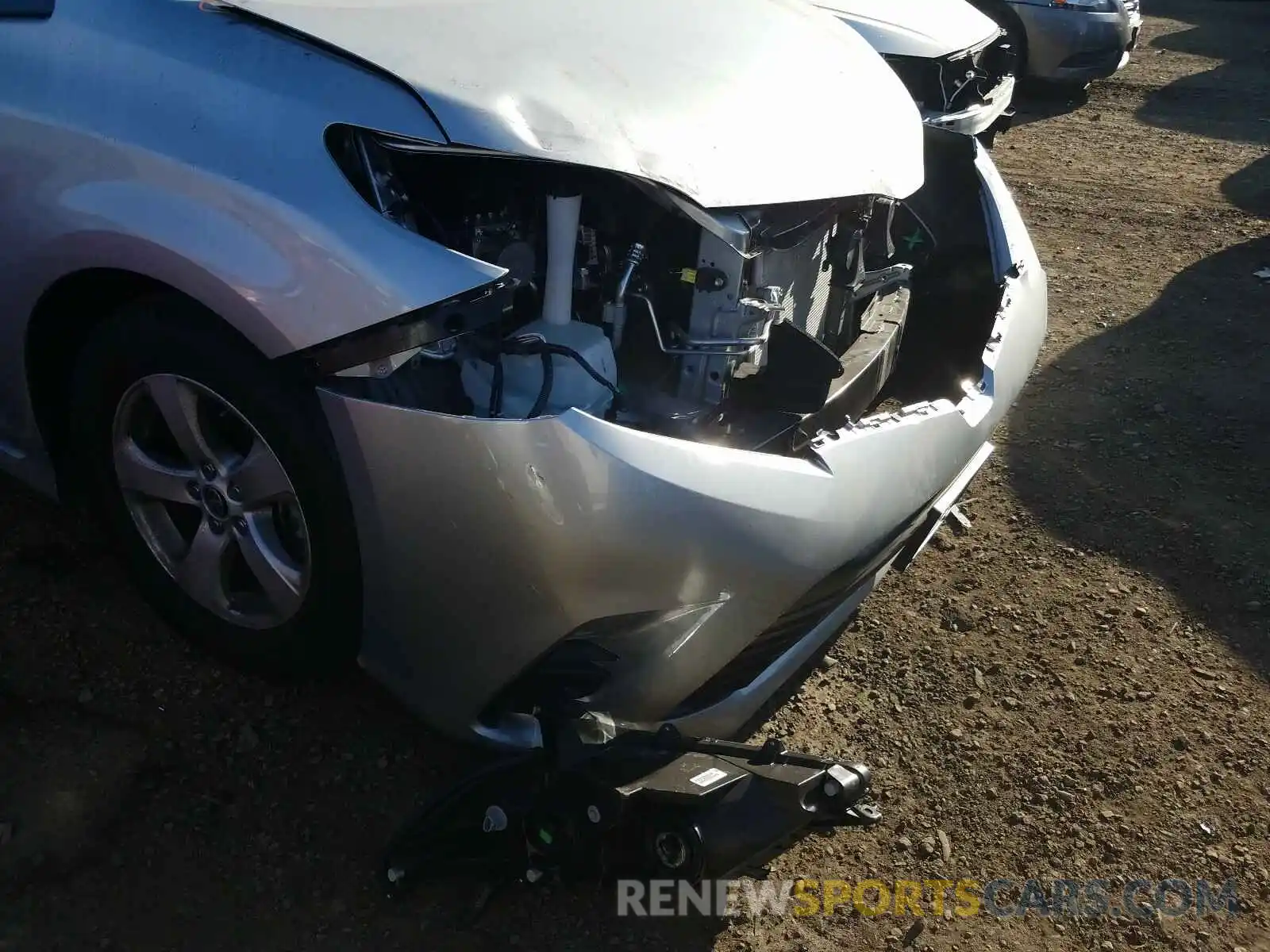 9 Photograph of a damaged car 5TDKZ3DC4LS075192 TOYOTA SIENNA 2020