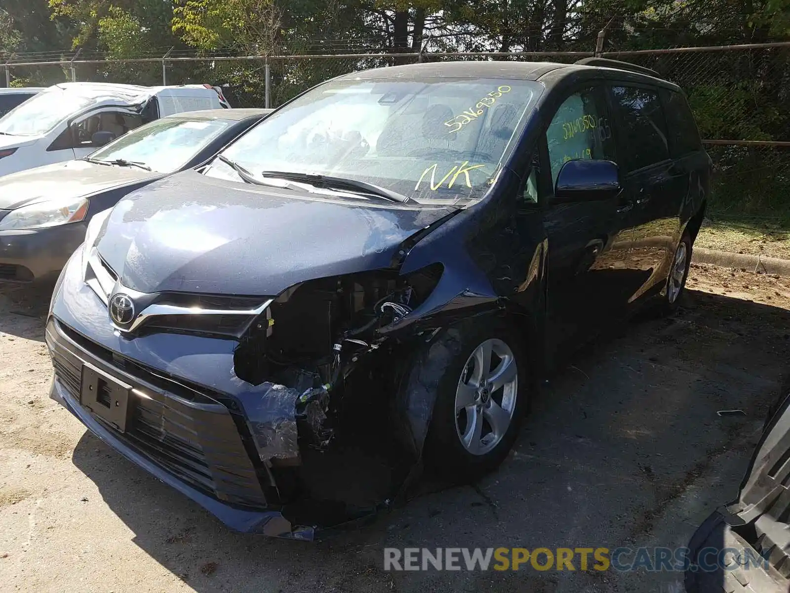 2 Photograph of a damaged car 5TDKZ3DC4LS075483 TOYOTA SIENNA 2020