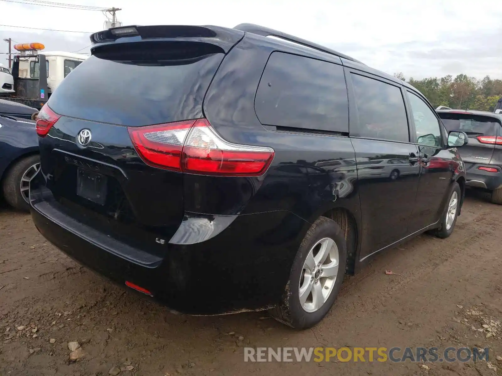 4 Photograph of a damaged car 5TDKZ3DC4LS076312 TOYOTA SIENNA 2020