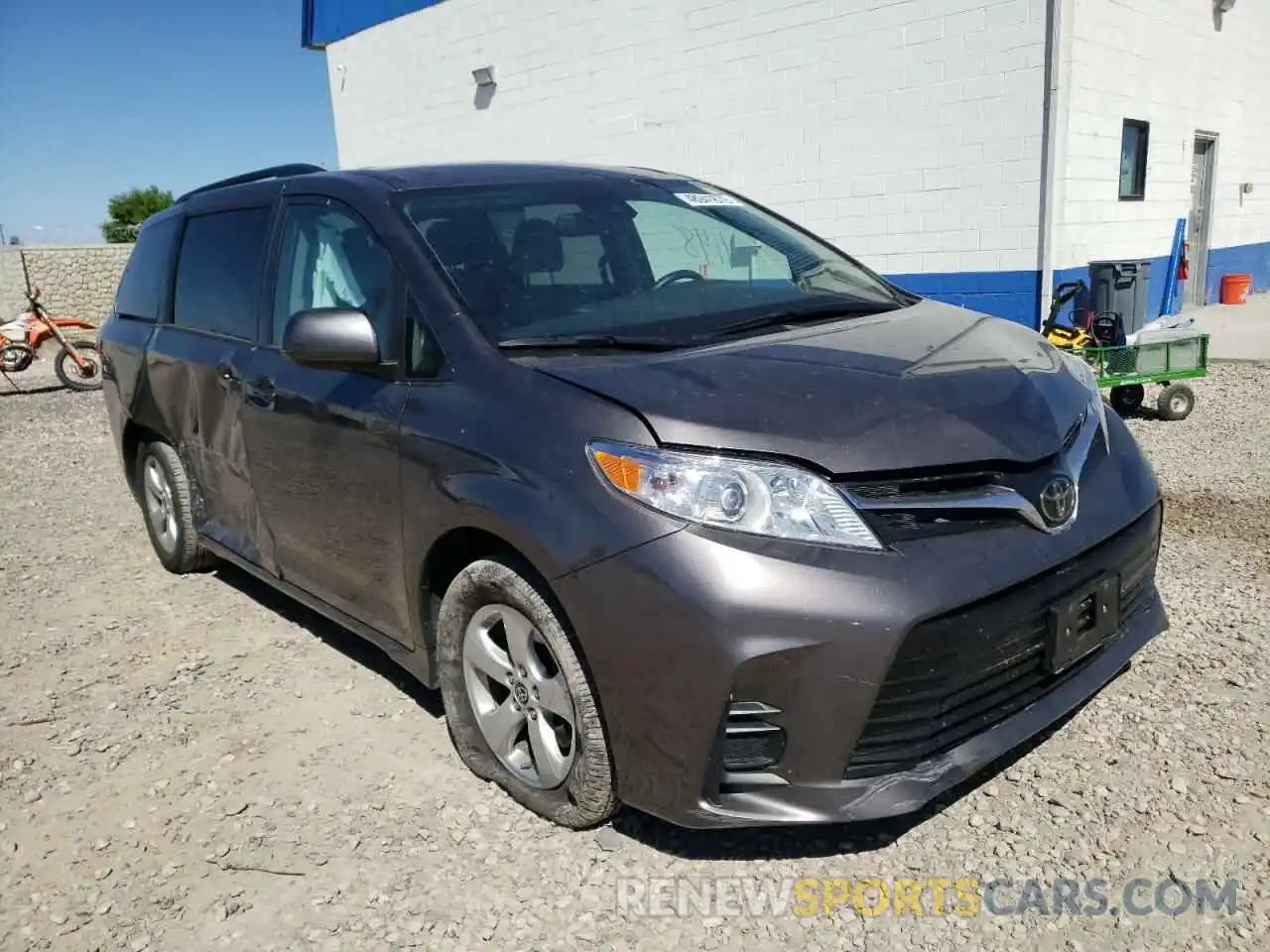 1 Photograph of a damaged car 5TDKZ3DC4LS080246 TOYOTA SIENNA 2020