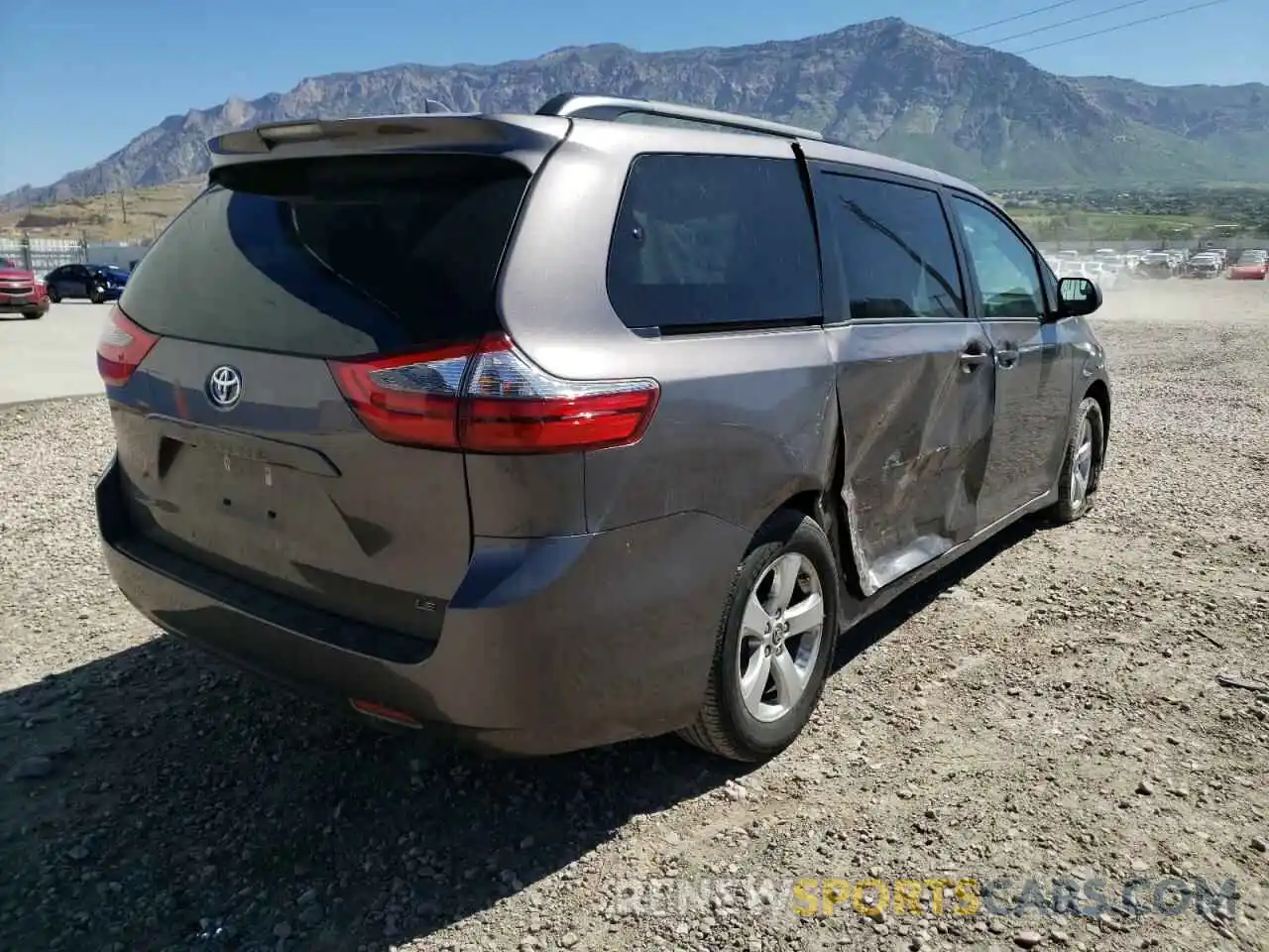 4 Photograph of a damaged car 5TDKZ3DC4LS080246 TOYOTA SIENNA 2020