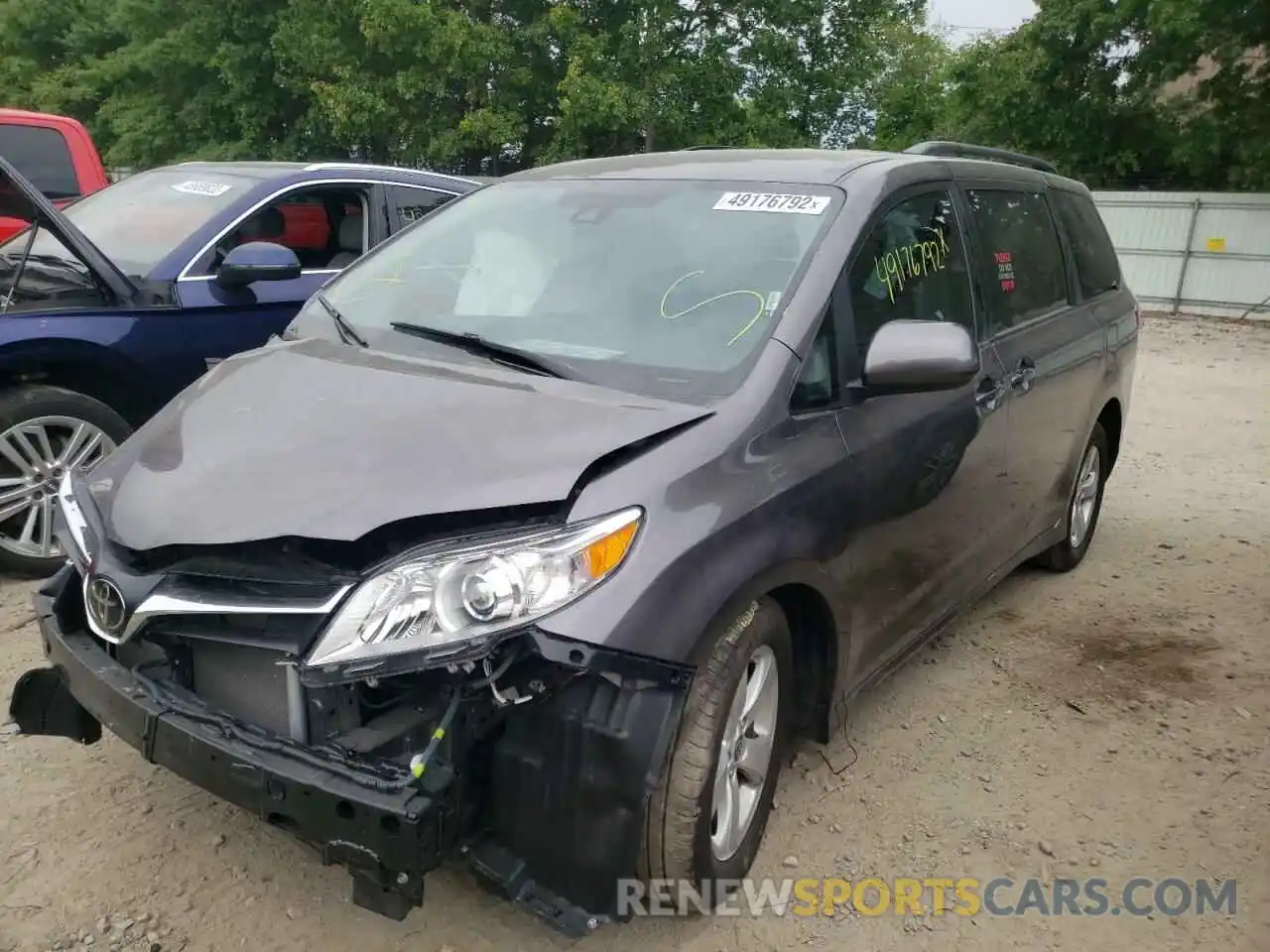 2 Photograph of a damaged car 5TDKZ3DC4LS083583 TOYOTA SIENNA 2020