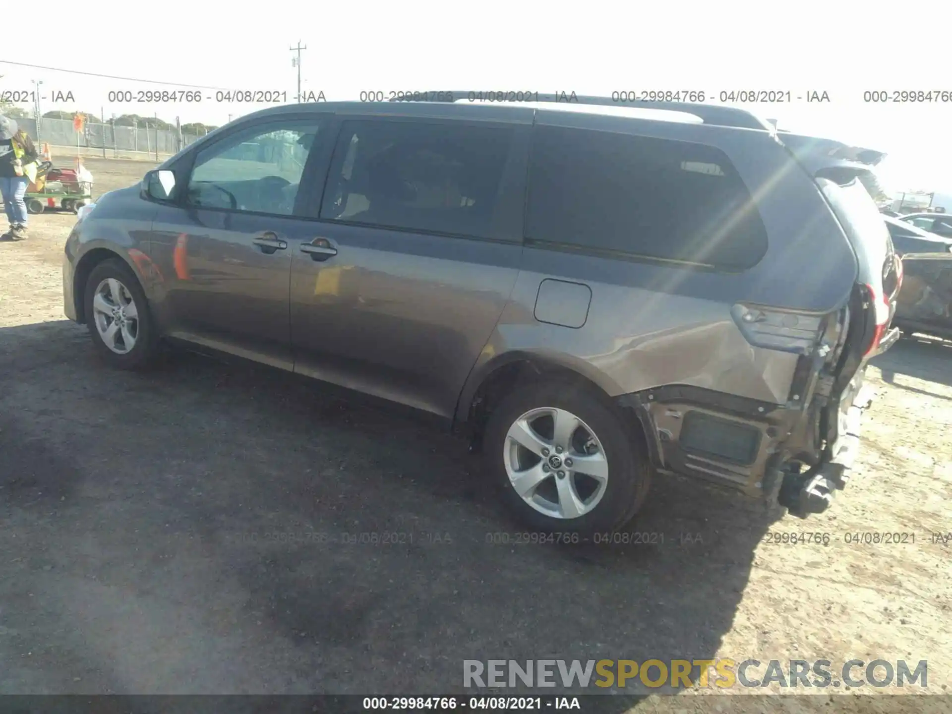 3 Фотография поврежденного автомобиля 5TDKZ3DC4LS086273 TOYOTA SIENNA 2020