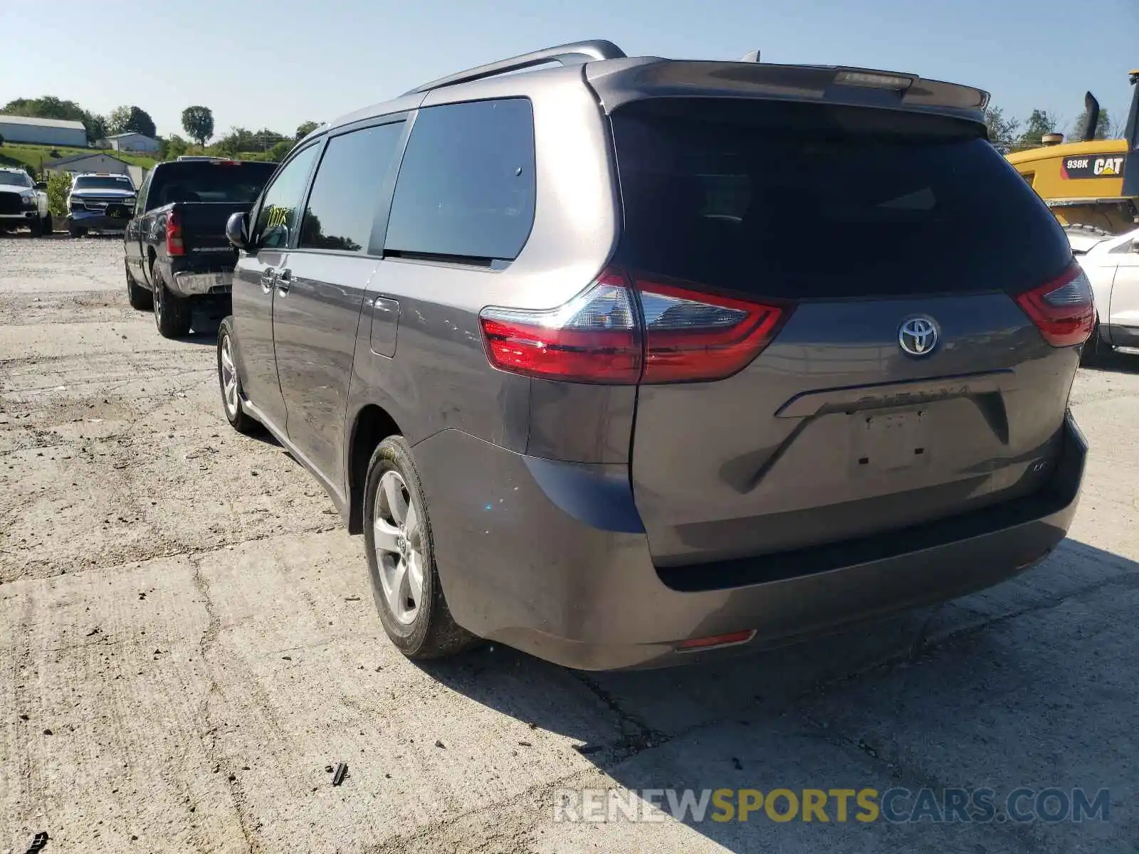 3 Photograph of a damaged car 5TDKZ3DC5LS026695 TOYOTA SIENNA 2020