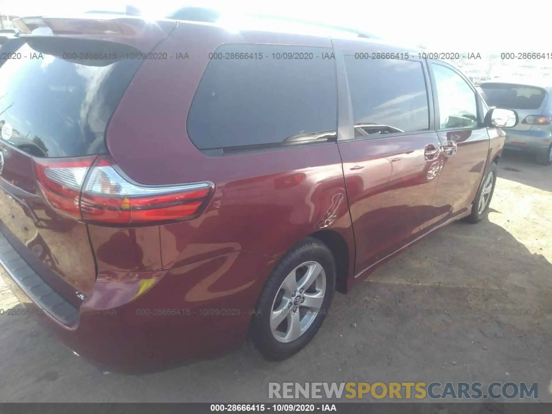 4 Фотография поврежденного автомобиля 5TDKZ3DC5LS029029 TOYOTA SIENNA 2020