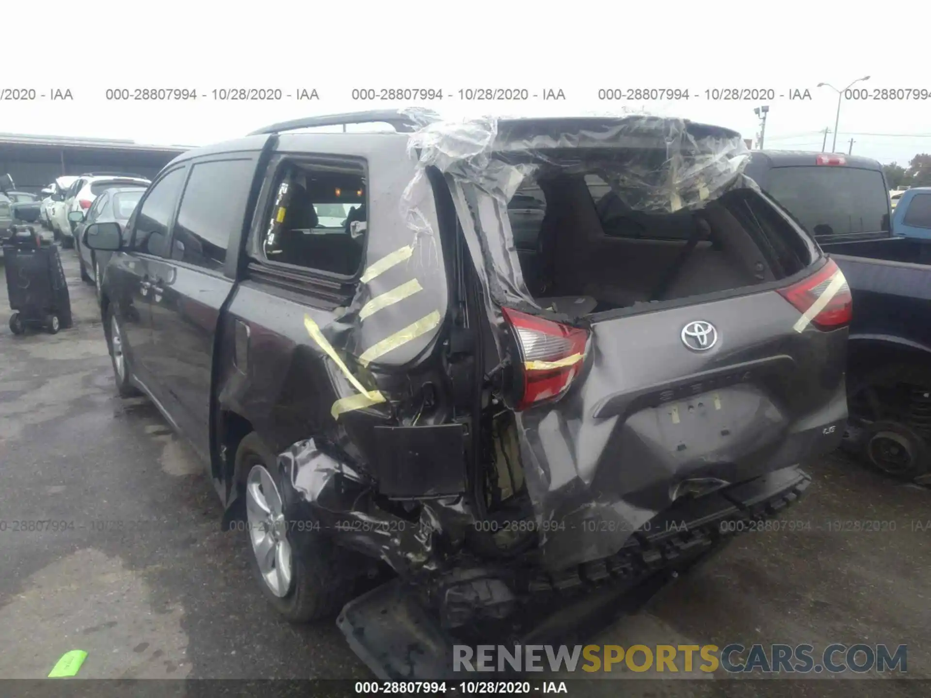 3 Photograph of a damaged car 5TDKZ3DC5LS030679 TOYOTA SIENNA 2020