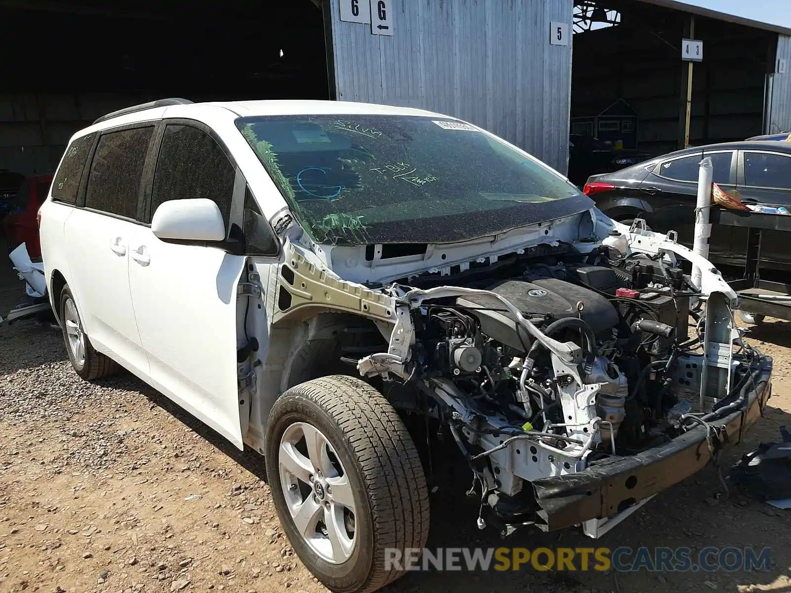 1 Photograph of a damaged car 5TDKZ3DC5LS033193 TOYOTA SIENNA 2020