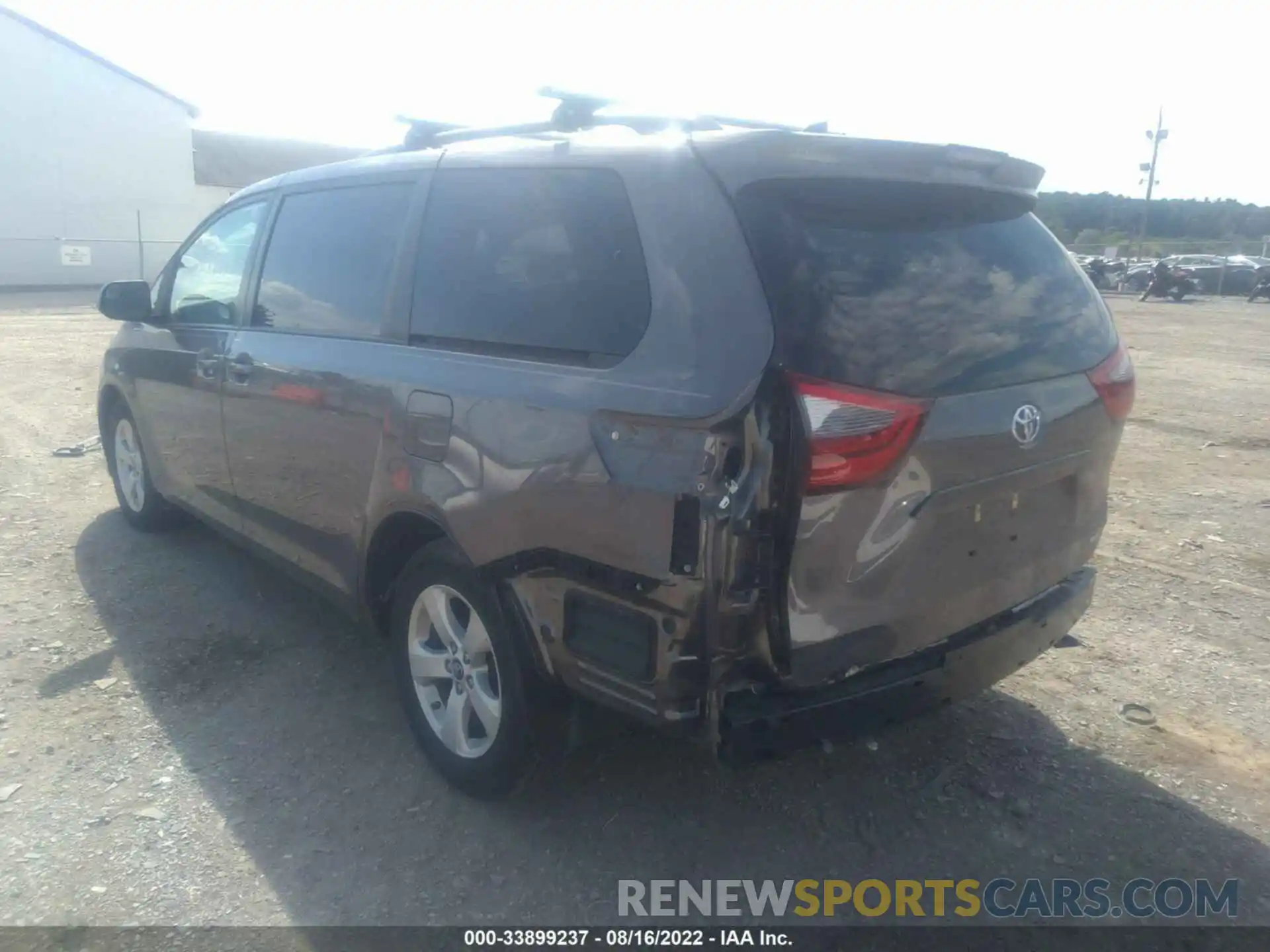 3 Photograph of a damaged car 5TDKZ3DC5LS035106 TOYOTA SIENNA 2020