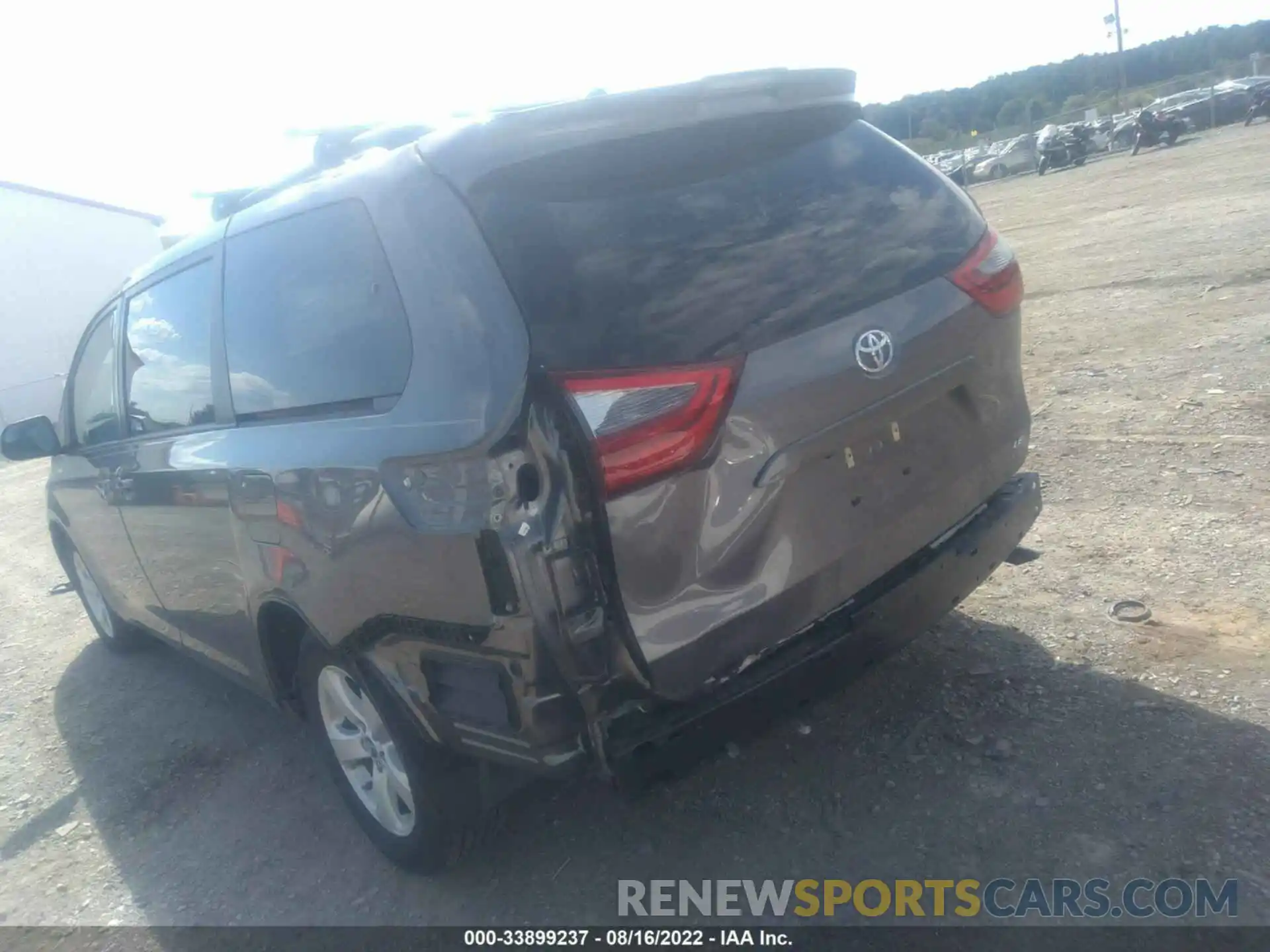 6 Photograph of a damaged car 5TDKZ3DC5LS035106 TOYOTA SIENNA 2020