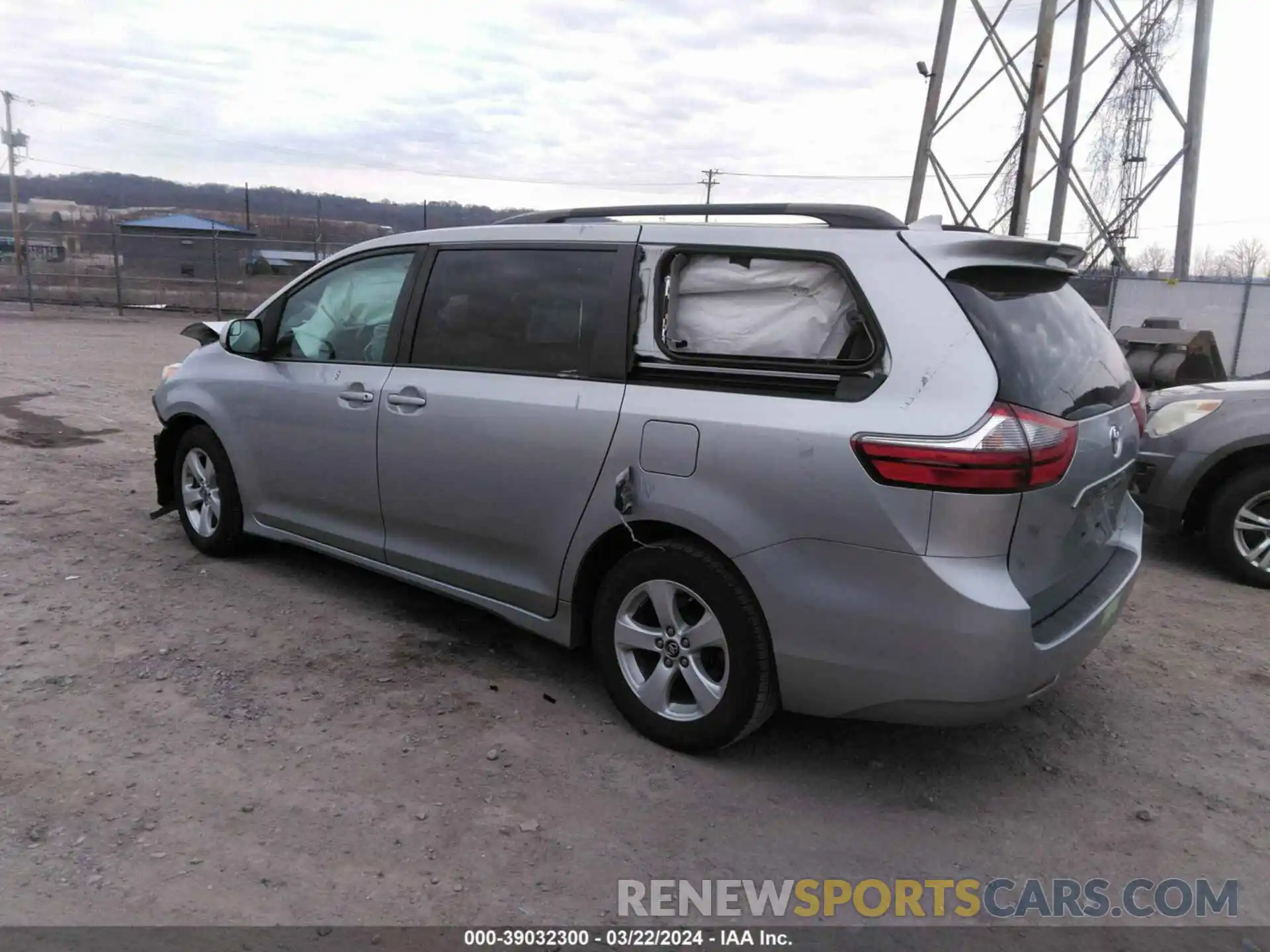 3 Фотография поврежденного автомобиля 5TDKZ3DC5LS035462 TOYOTA SIENNA 2020