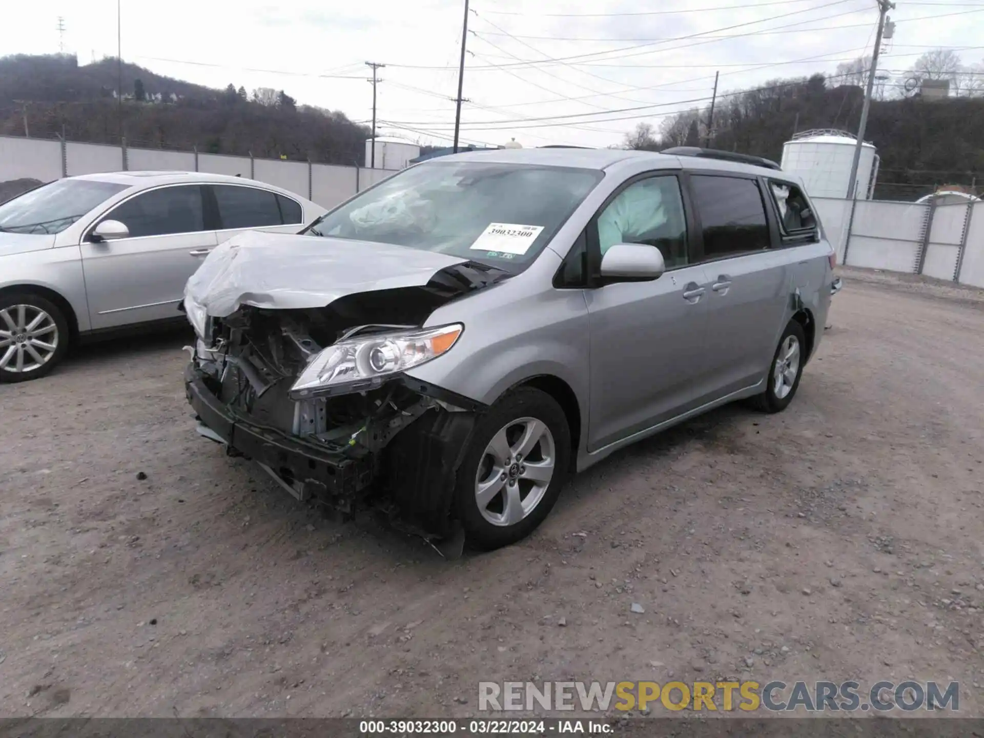 6 Photograph of a damaged car 5TDKZ3DC5LS035462 TOYOTA SIENNA 2020