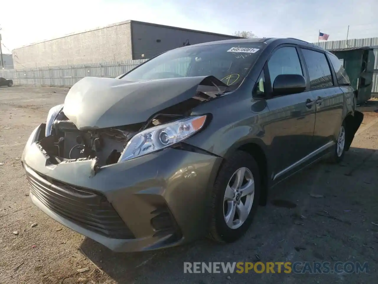 2 Photograph of a damaged car 5TDKZ3DC5LS041813 TOYOTA SIENNA 2020