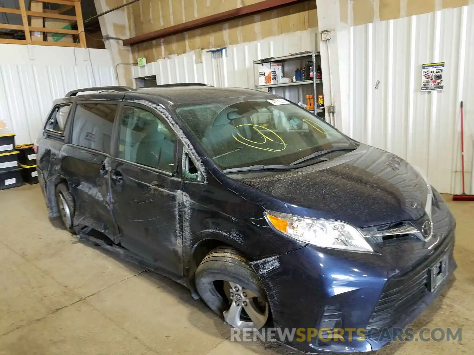 1 Photograph of a damaged car 5TDKZ3DC5LS042704 TOYOTA SIENNA 2020