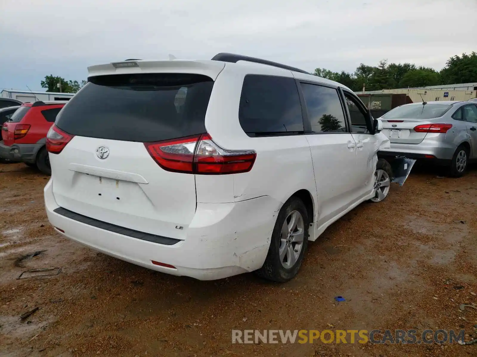 4 Photograph of a damaged car 5TDKZ3DC5LS043447 TOYOTA SIENNA 2020