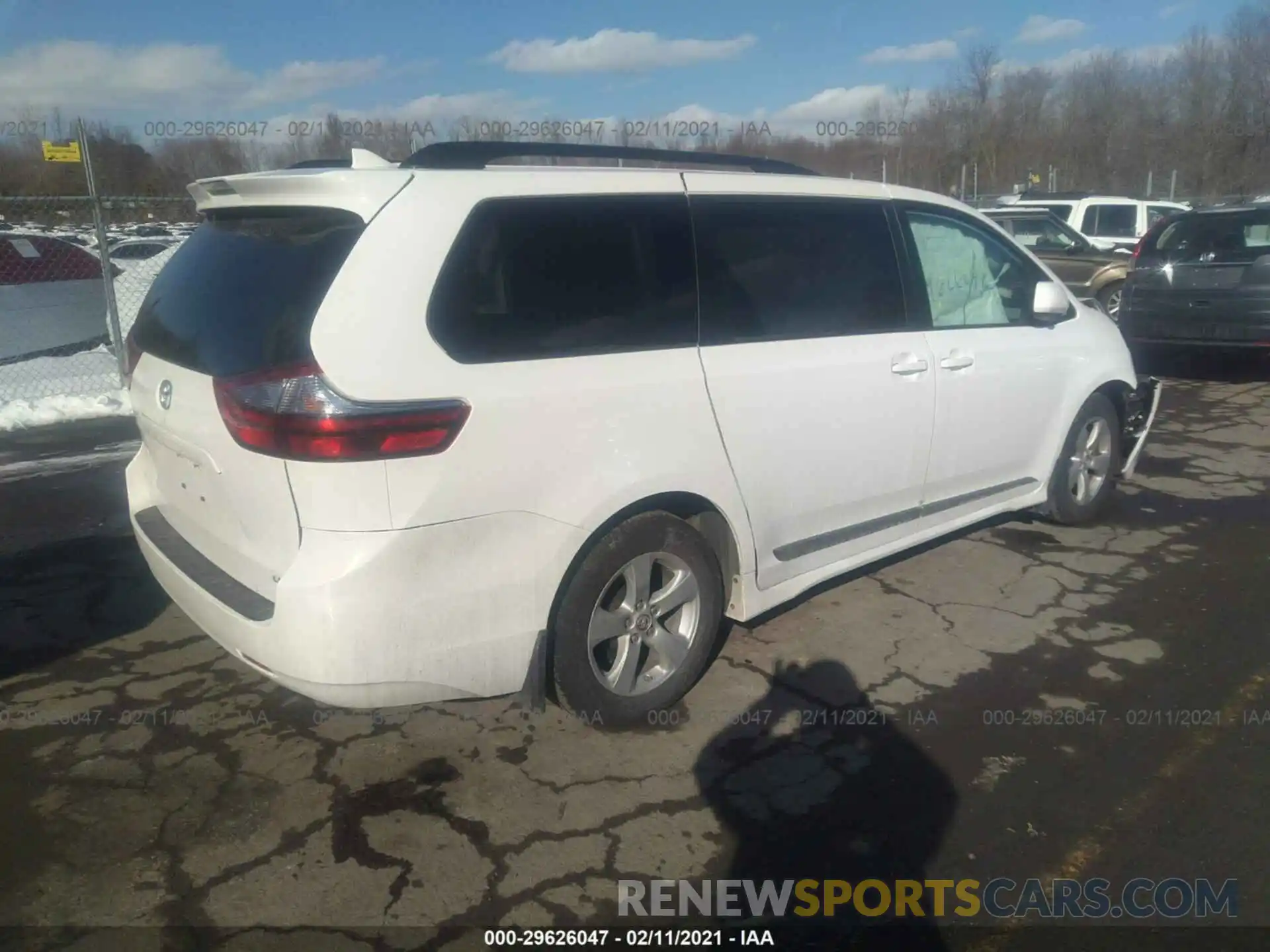 4 Фотография поврежденного автомобиля 5TDKZ3DC5LS046395 TOYOTA SIENNA 2020