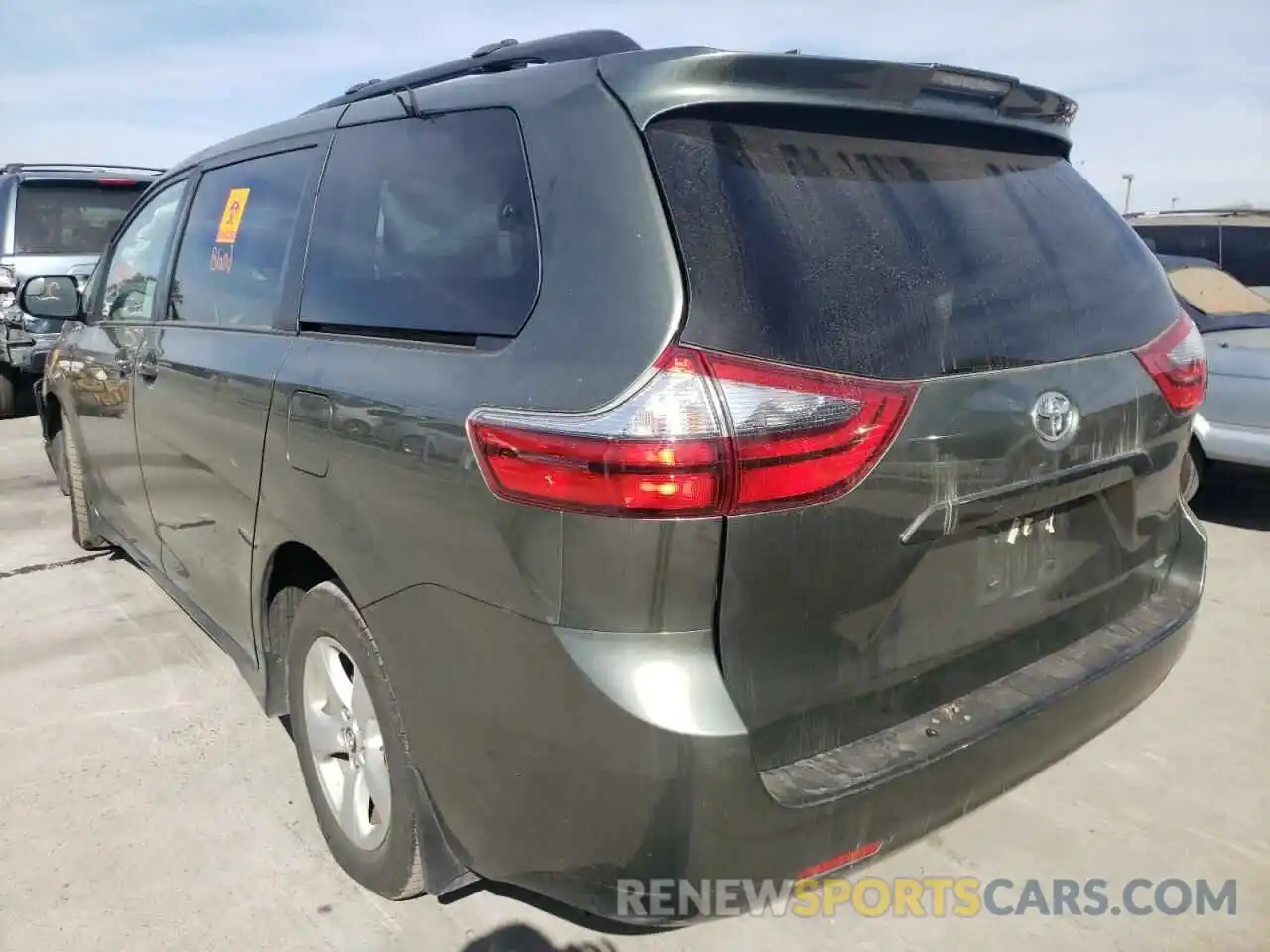 3 Photograph of a damaged car 5TDKZ3DC5LS046414 TOYOTA SIENNA 2020