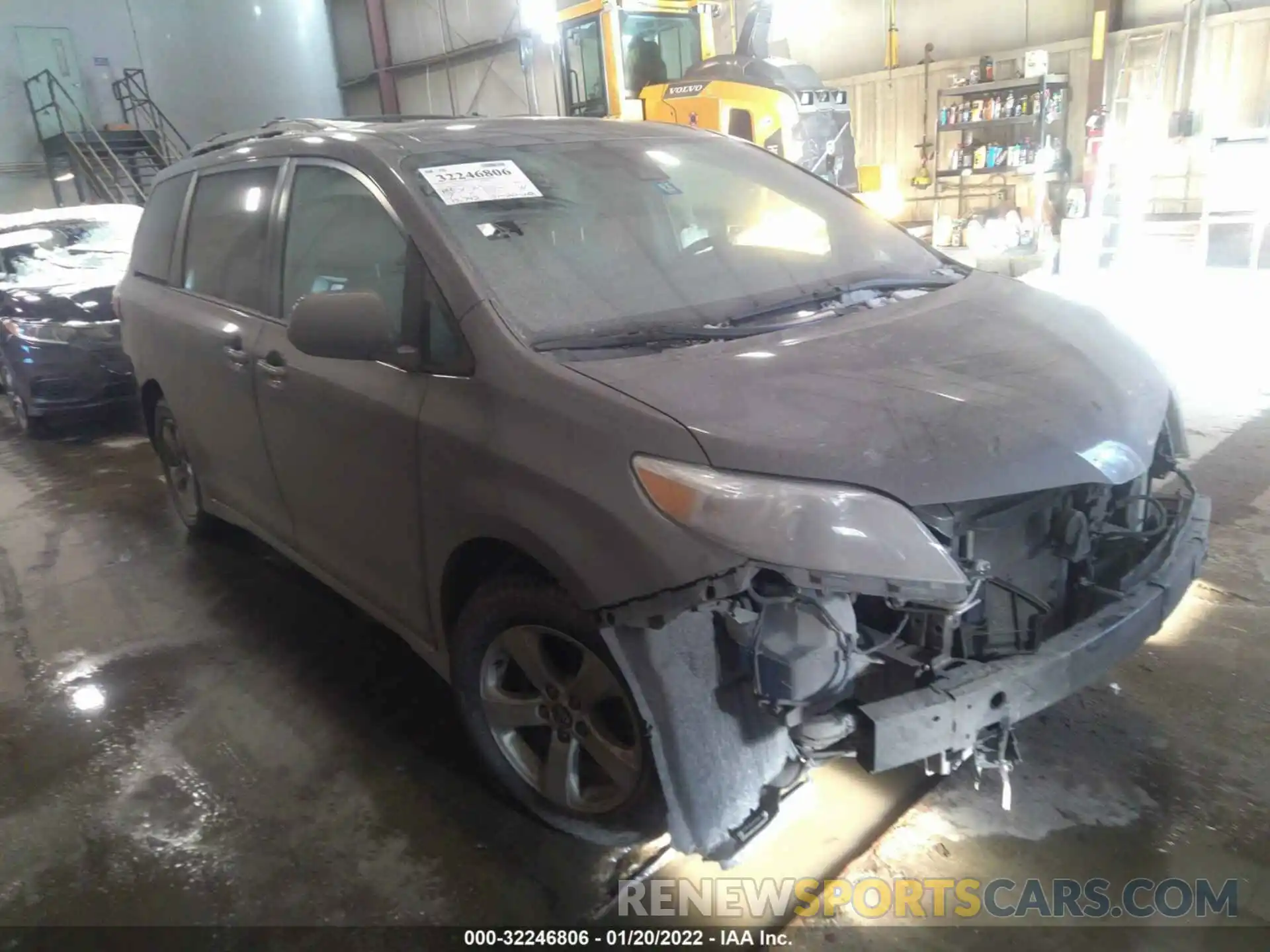 1 Photograph of a damaged car 5TDKZ3DC5LS048096 TOYOTA SIENNA 2020