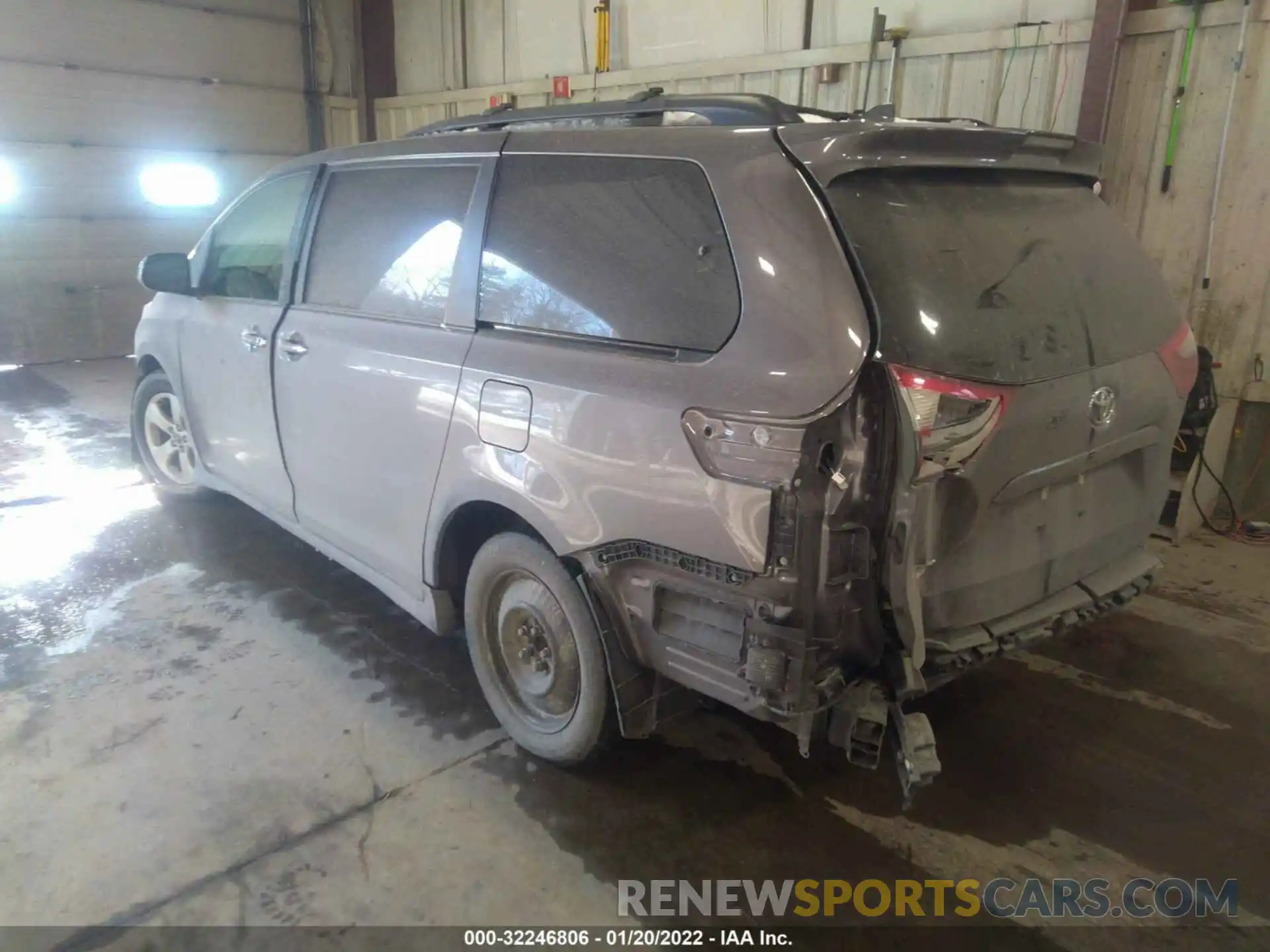 3 Фотография поврежденного автомобиля 5TDKZ3DC5LS048096 TOYOTA SIENNA 2020