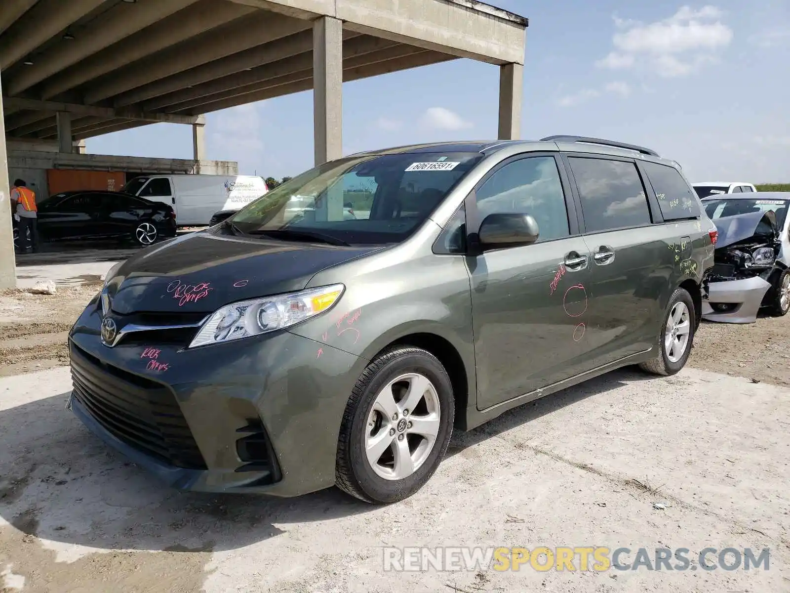 2 Photograph of a damaged car 5TDKZ3DC5LS048504 TOYOTA SIENNA 2020