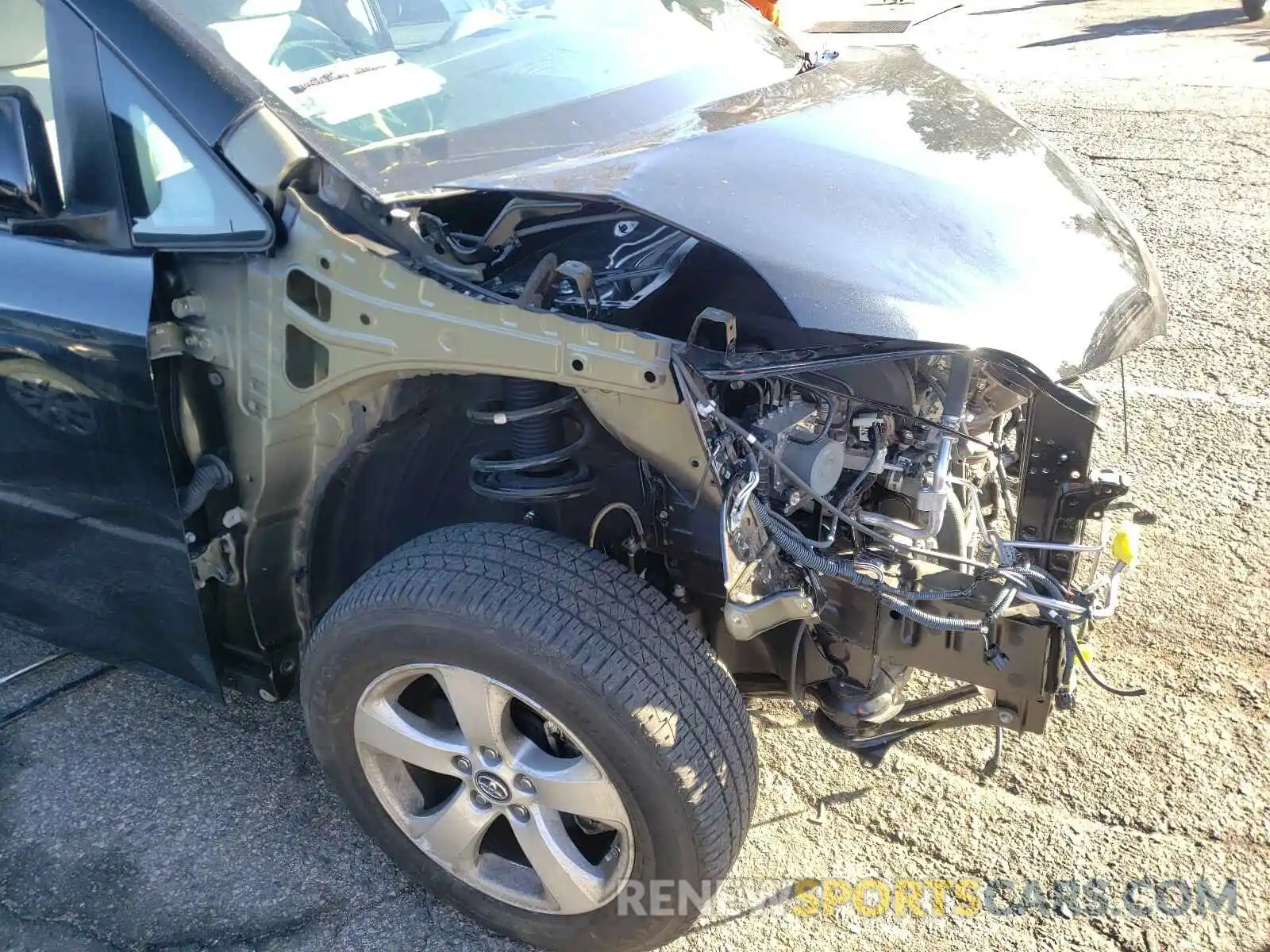 9 Photograph of a damaged car 5TDKZ3DC5LS050480 TOYOTA SIENNA 2020