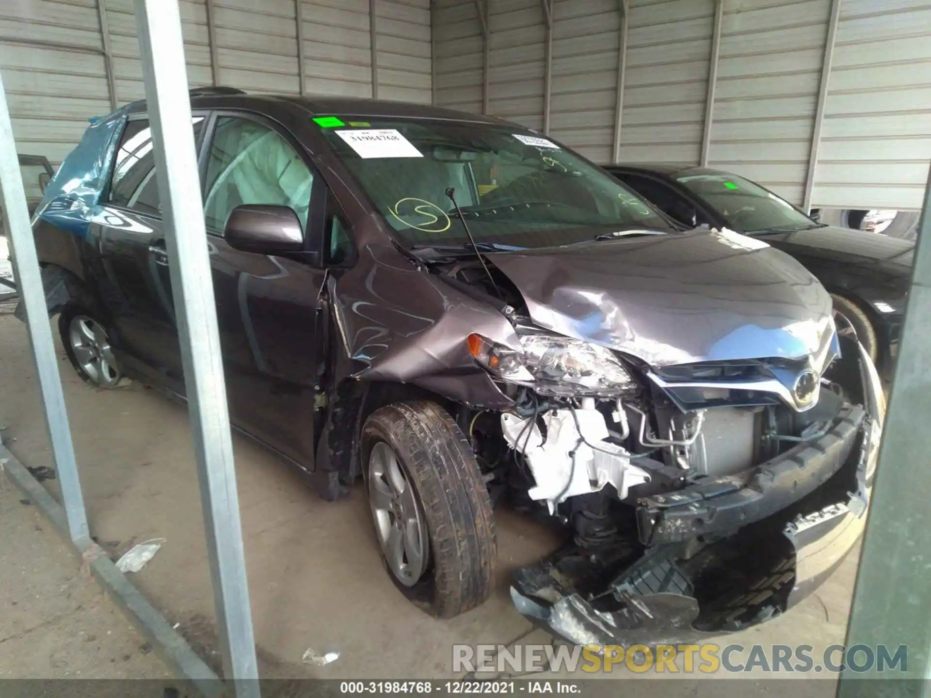 1 Photograph of a damaged car 5TDKZ3DC5LS061950 TOYOTA SIENNA 2020