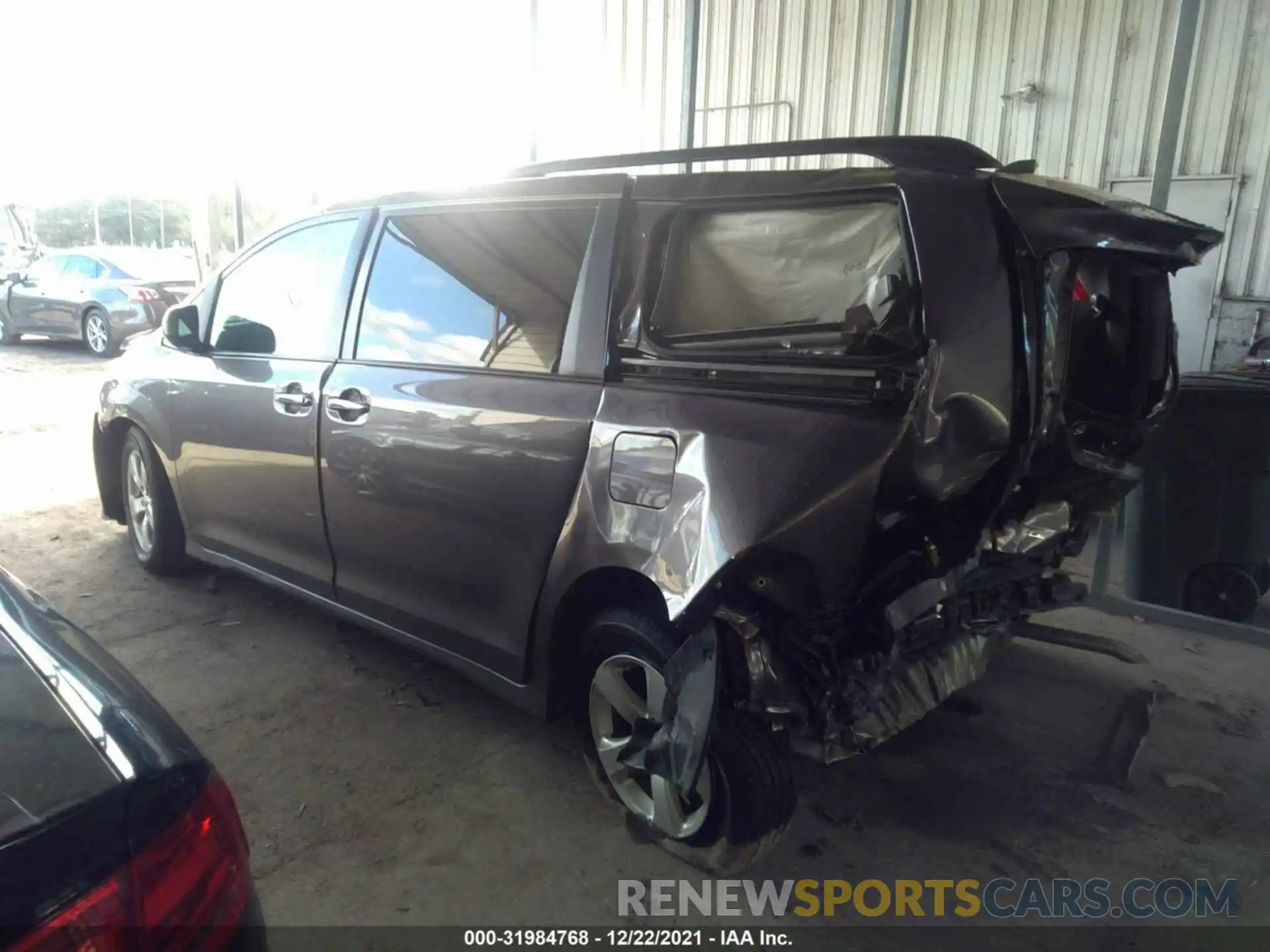 3 Photograph of a damaged car 5TDKZ3DC5LS061950 TOYOTA SIENNA 2020