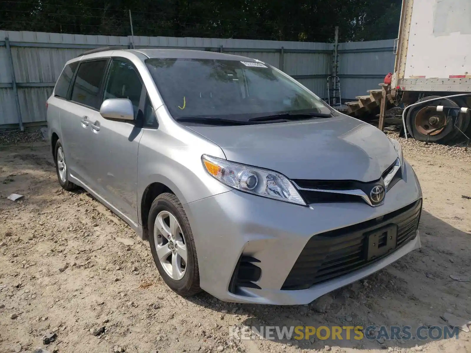 1 Photograph of a damaged car 5TDKZ3DC5LS064170 TOYOTA SIENNA 2020