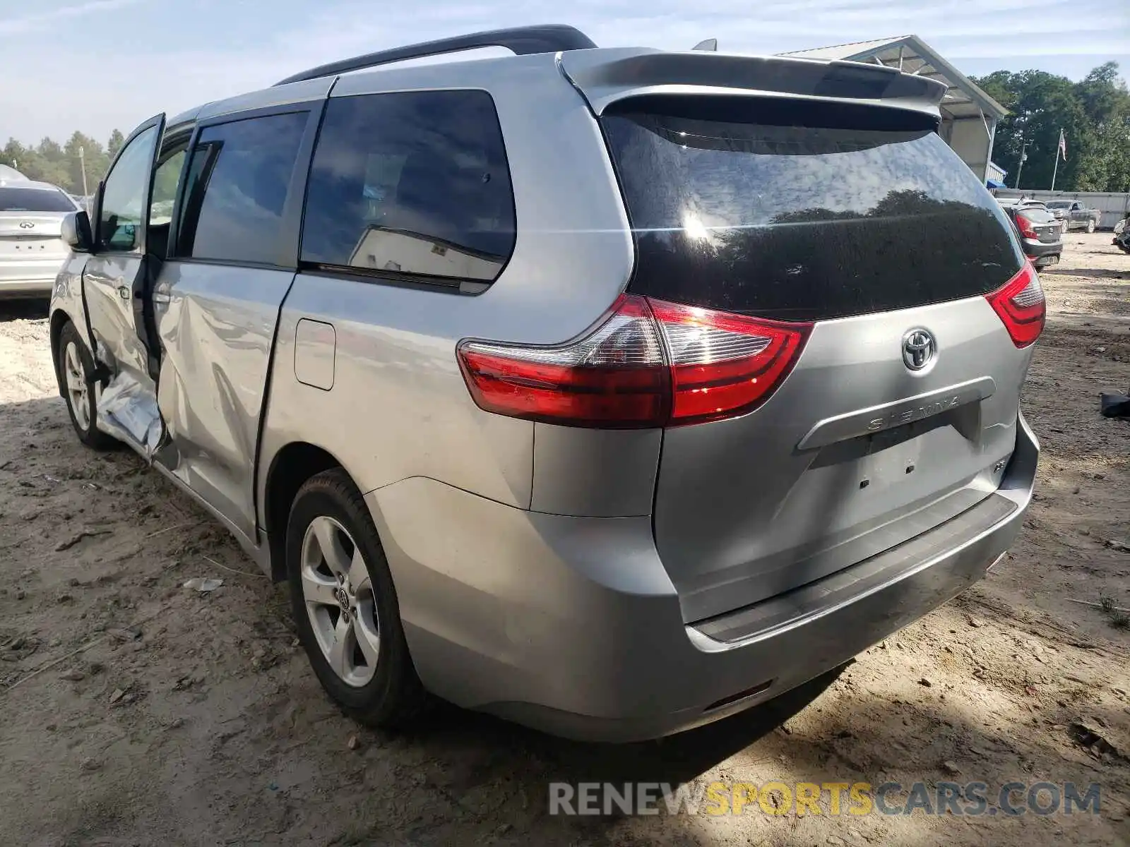 3 Photograph of a damaged car 5TDKZ3DC5LS064170 TOYOTA SIENNA 2020