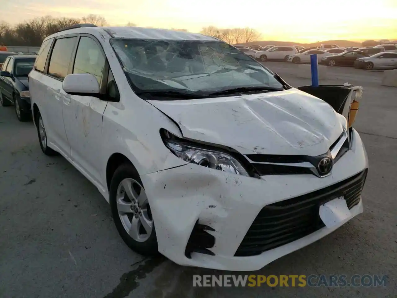 1 Photograph of a damaged car 5TDKZ3DC5LS068798 TOYOTA SIENNA 2020