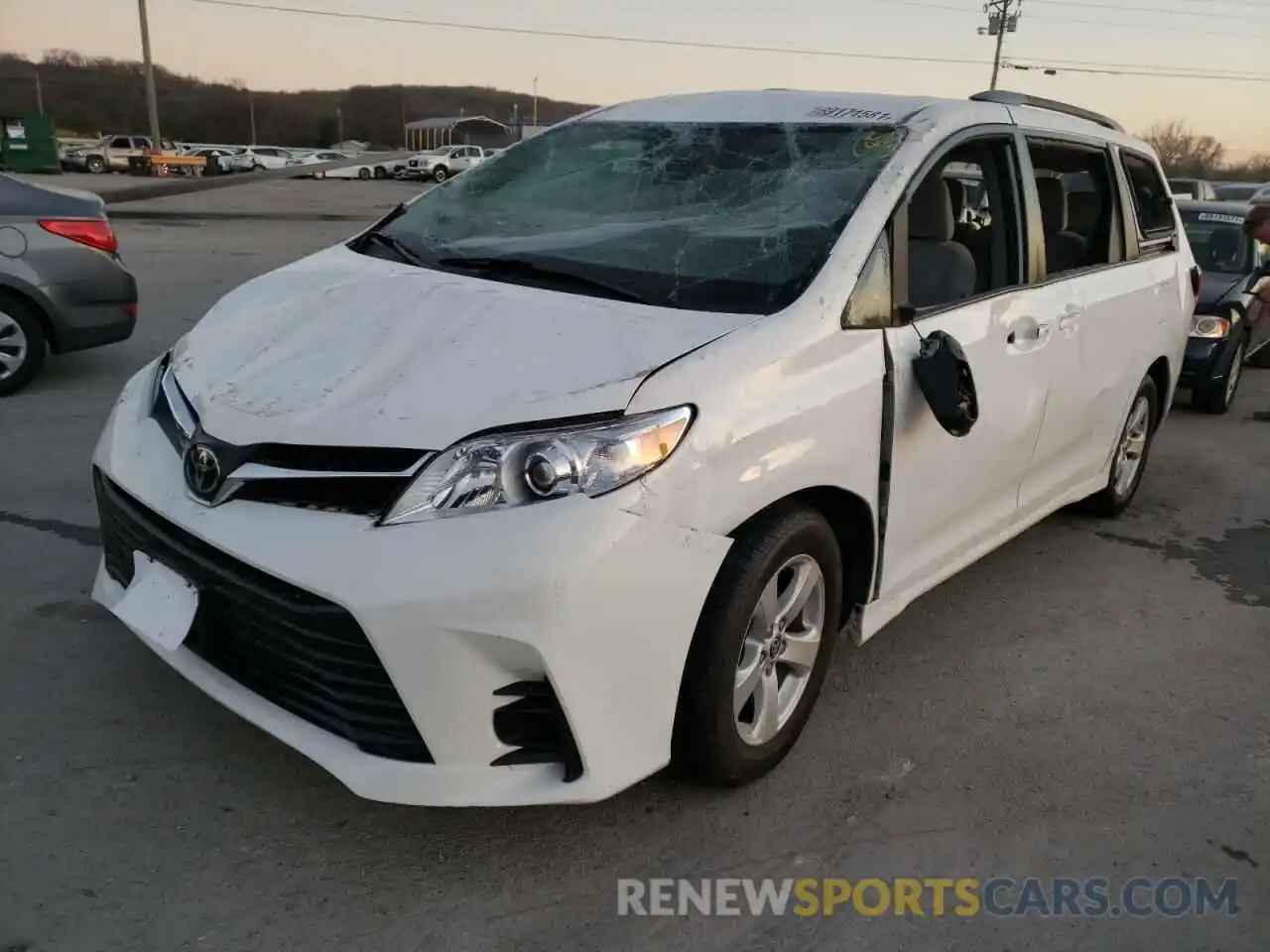 2 Photograph of a damaged car 5TDKZ3DC5LS068798 TOYOTA SIENNA 2020