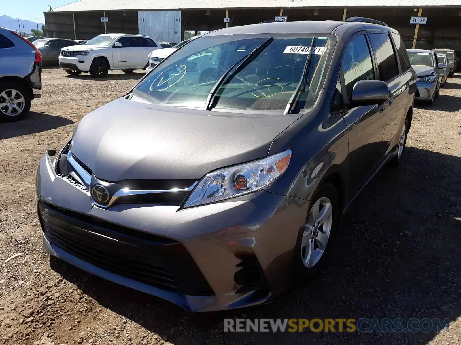 2 Photograph of a damaged car 5TDKZ3DC5LS080272 TOYOTA SIENNA 2020