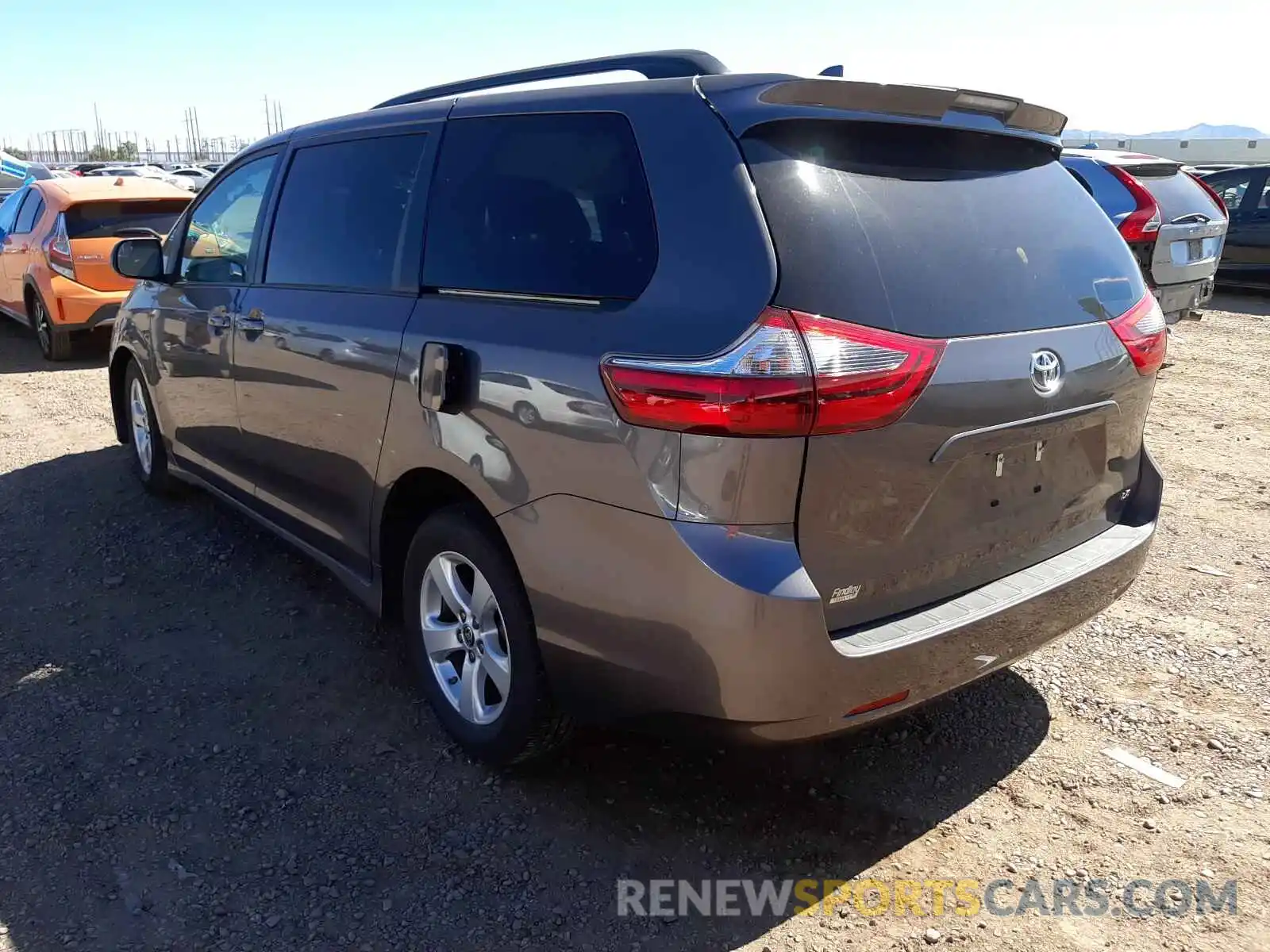 3 Photograph of a damaged car 5TDKZ3DC5LS080272 TOYOTA SIENNA 2020