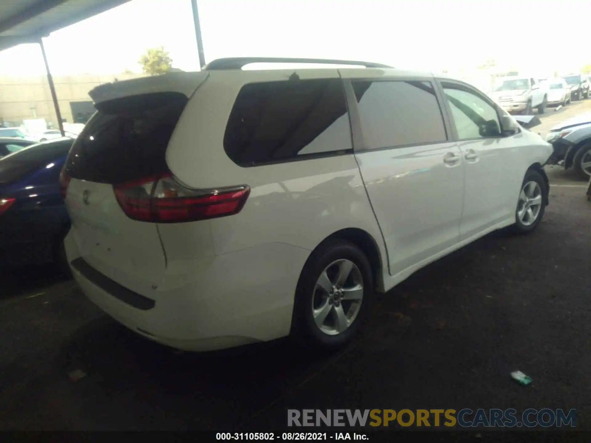 4 Photograph of a damaged car 5TDKZ3DC5LS081051 TOYOTA SIENNA 2020