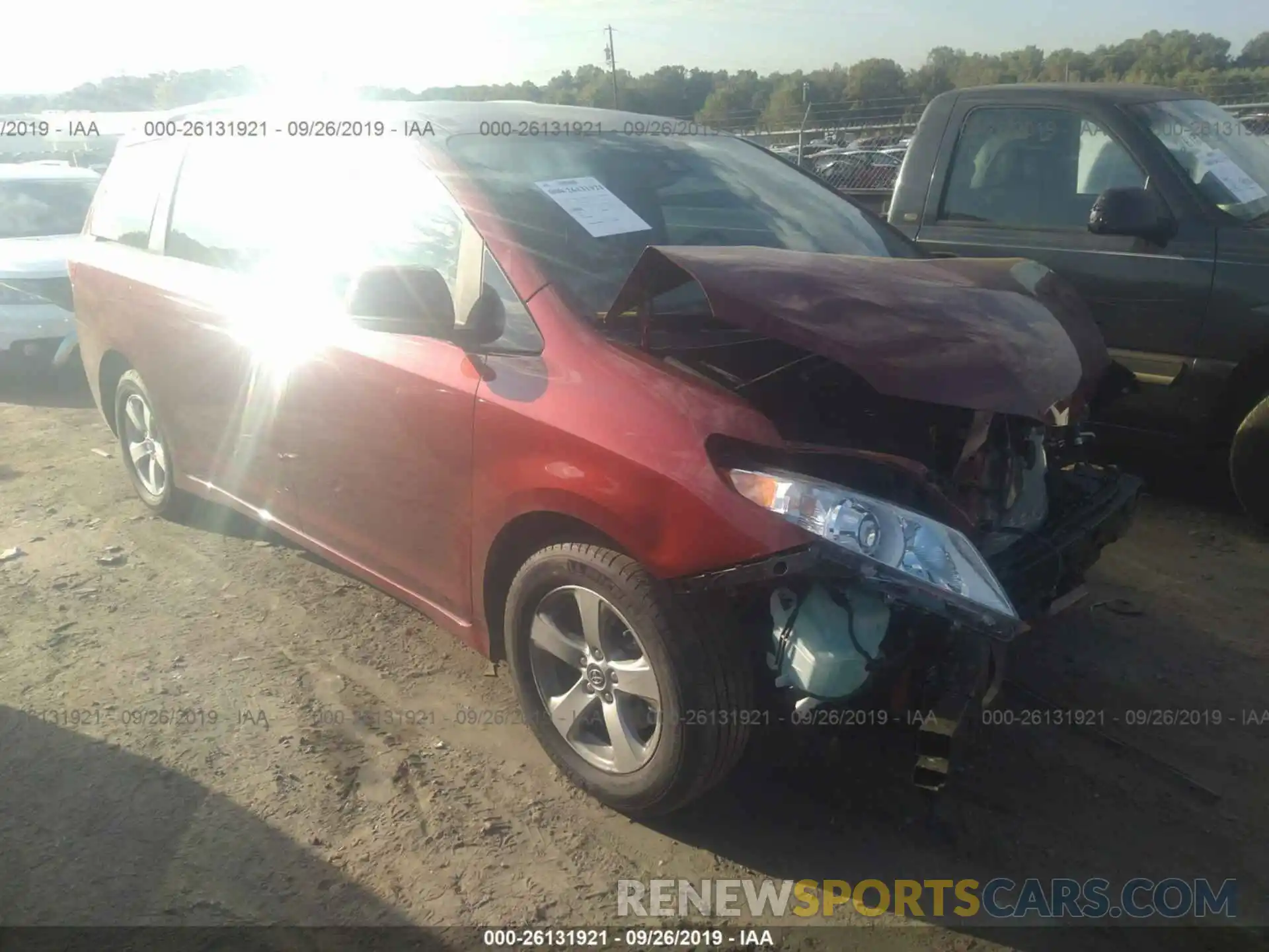 1 Photograph of a damaged car 5TDKZ3DC6LS023112 TOYOTA SIENNA 2020