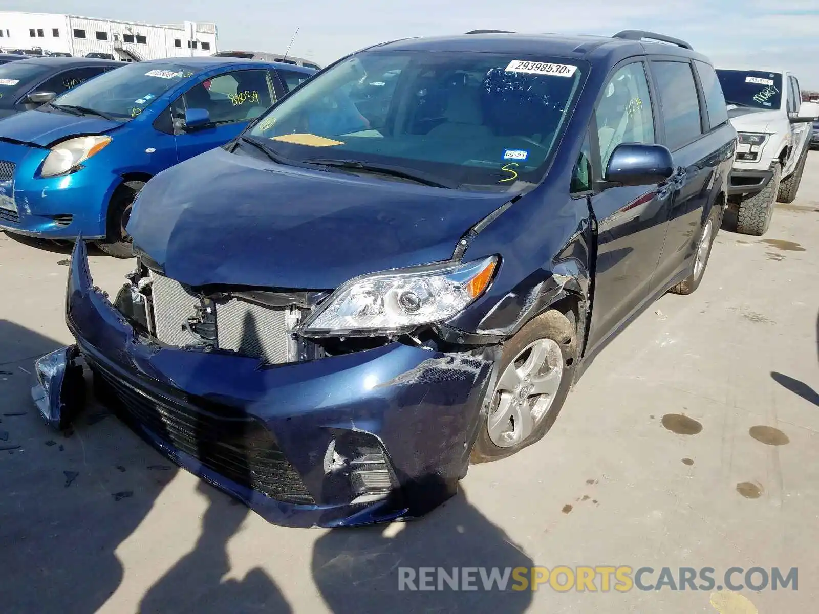 2 Photograph of a damaged car 5TDKZ3DC6LS025927 TOYOTA SIENNA 2020