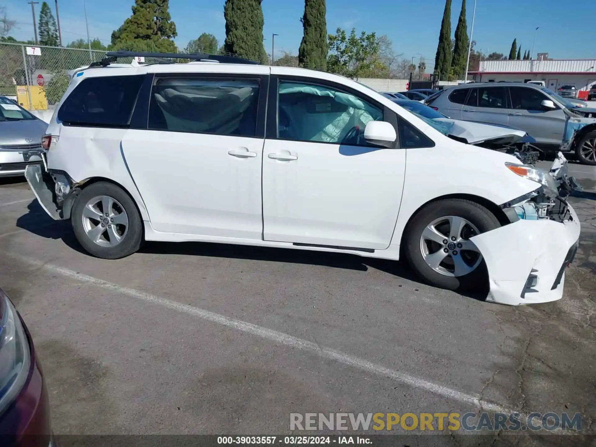 14 Photograph of a damaged car 5TDKZ3DC6LS043327 TOYOTA SIENNA 2020