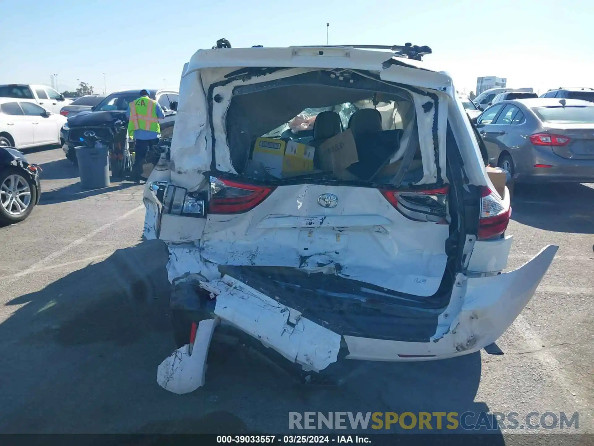 17 Photograph of a damaged car 5TDKZ3DC6LS043327 TOYOTA SIENNA 2020