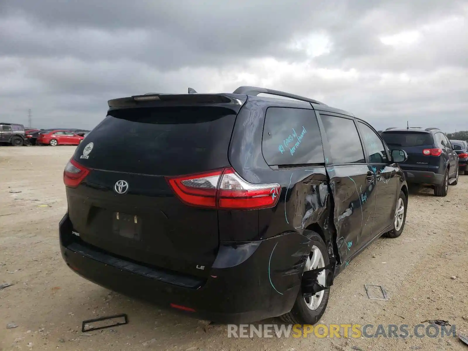 4 Photograph of a damaged car 5TDKZ3DC6LS043456 TOYOTA SIENNA 2020